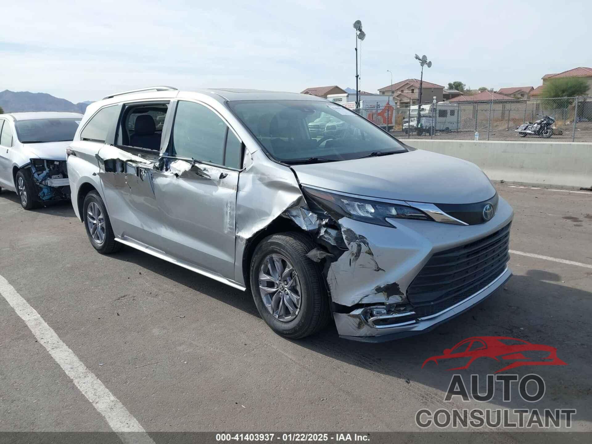 TOYOTA SIENNA 2024 - 5TDYRKEC8RS193614