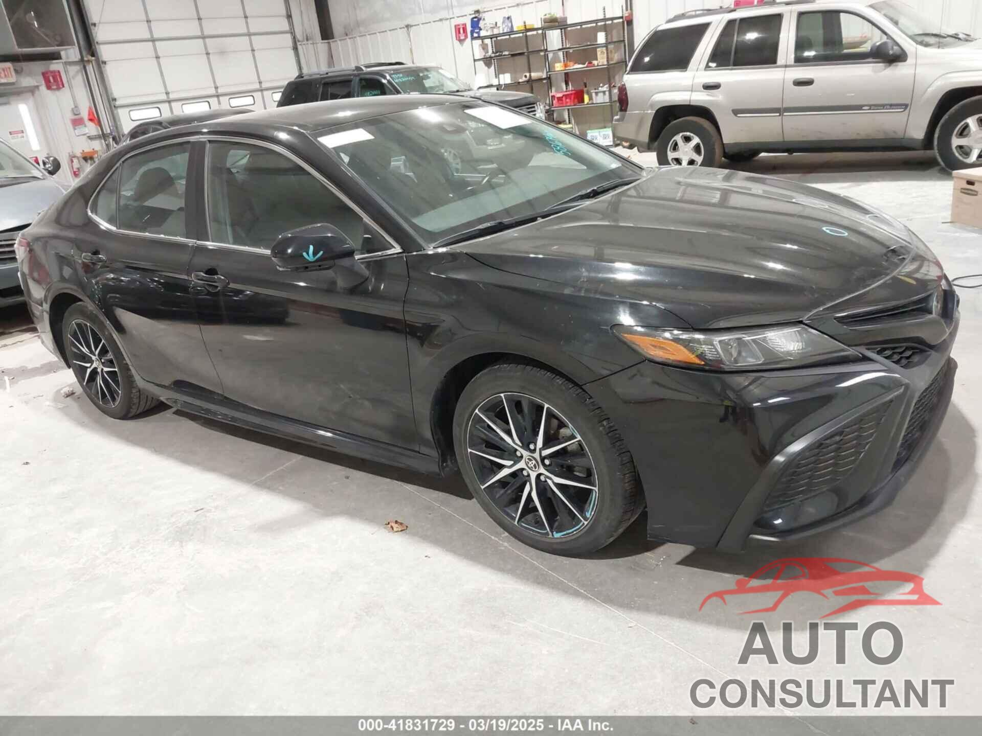 TOYOTA CAMRY 2022 - 4T1G11AK4NU713626