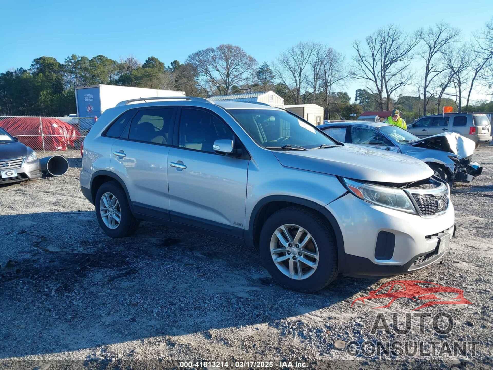 KIA SORENTO 2015 - 5XYKTDA72FG606020