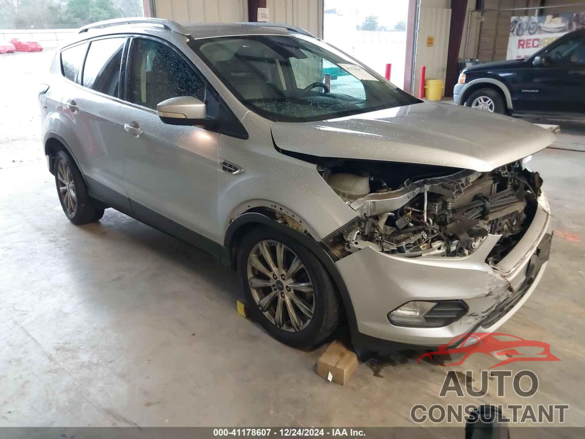 FORD ESCAPE 2017 - 1FMCU0JD4HUD75912