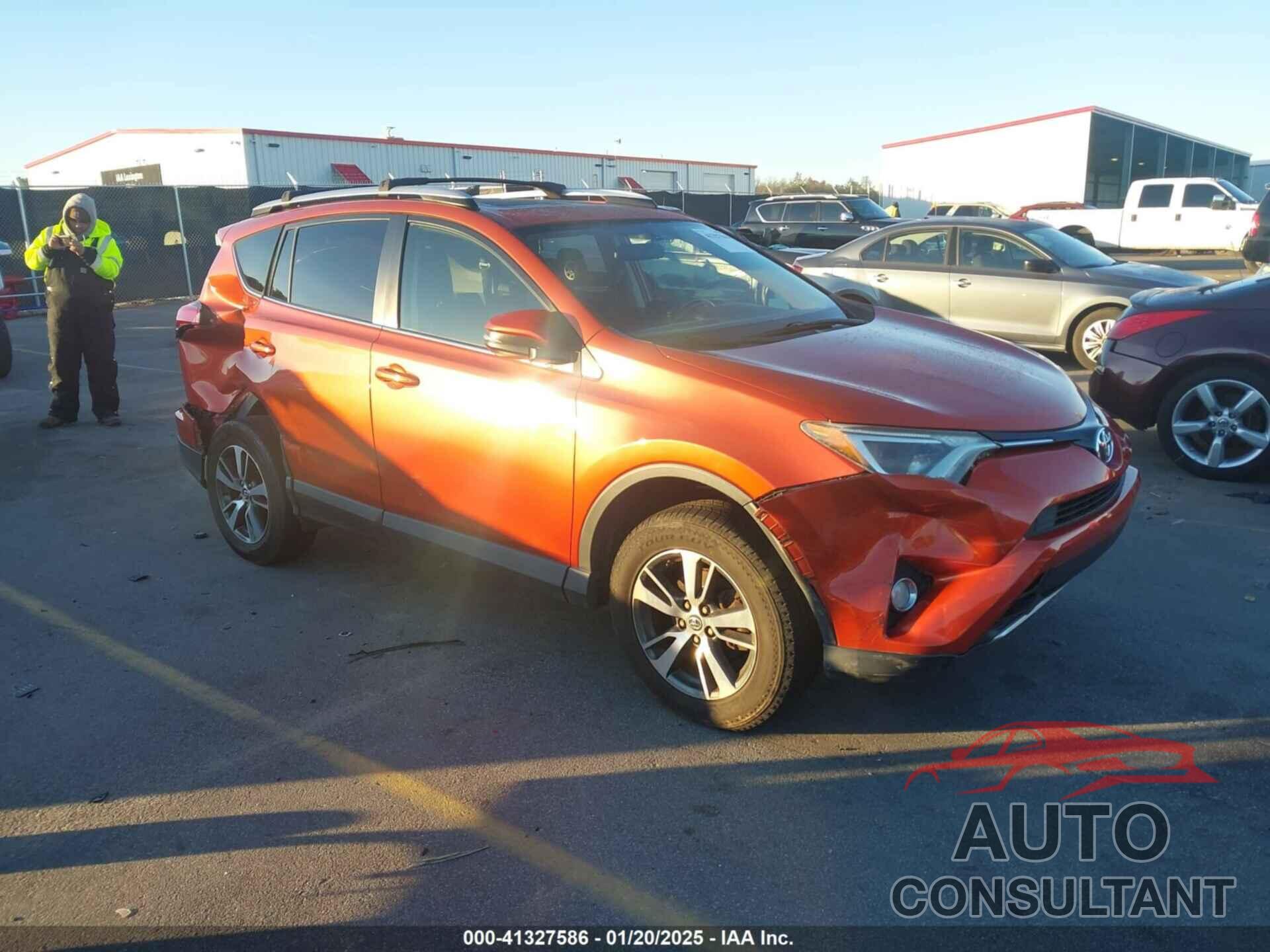 TOYOTA RAV4 2016 - JTMWFREV9GJ073986