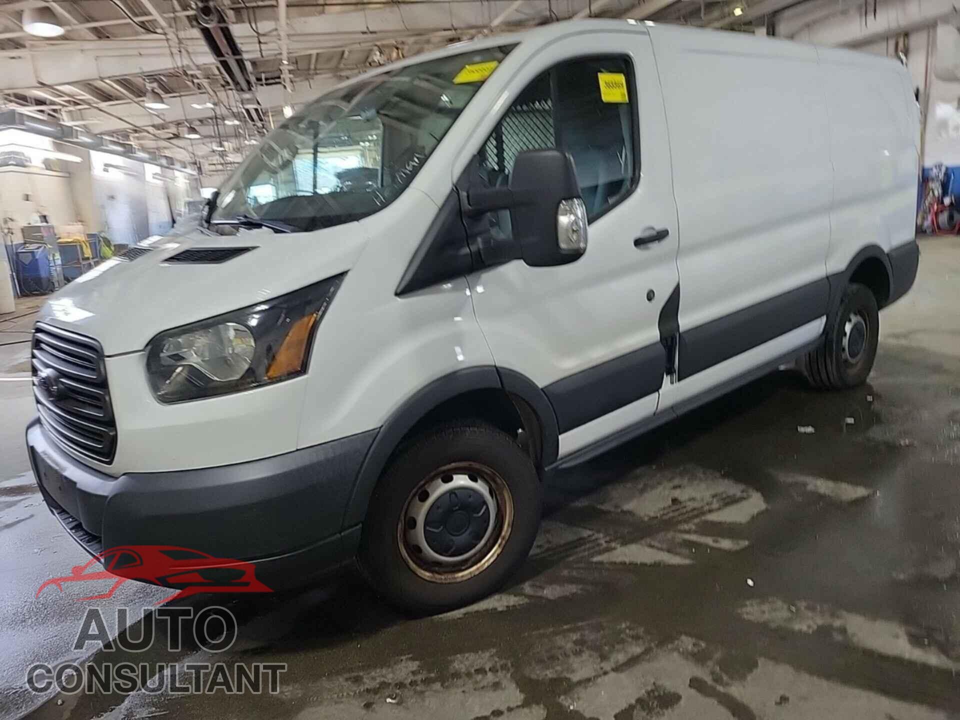 FORD TRANSIT-250 2015 - 1FTNR1YM0FKA65713
