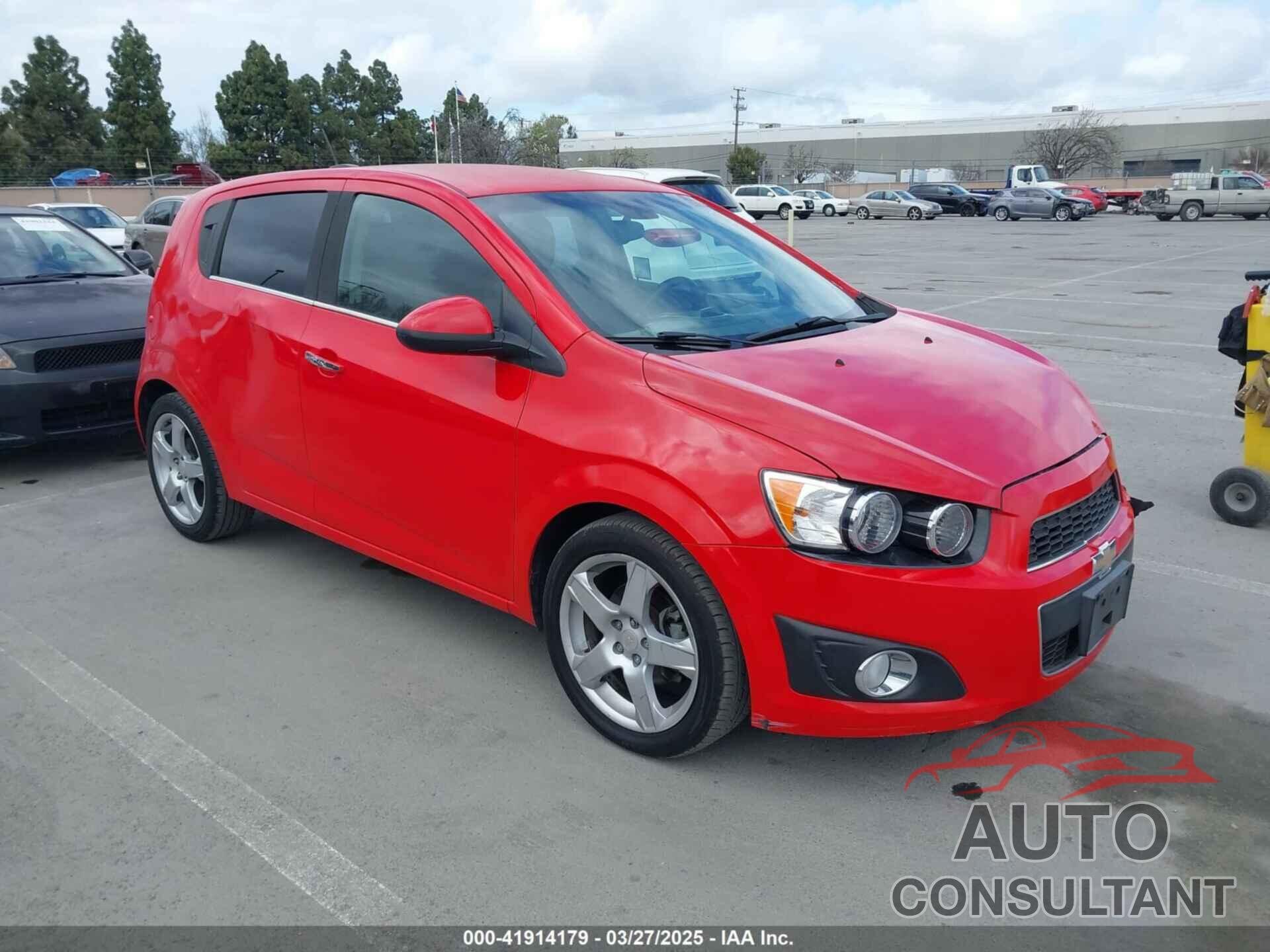 CHEVROLET SONIC 2015 - 1G1JE6SB4F4124936