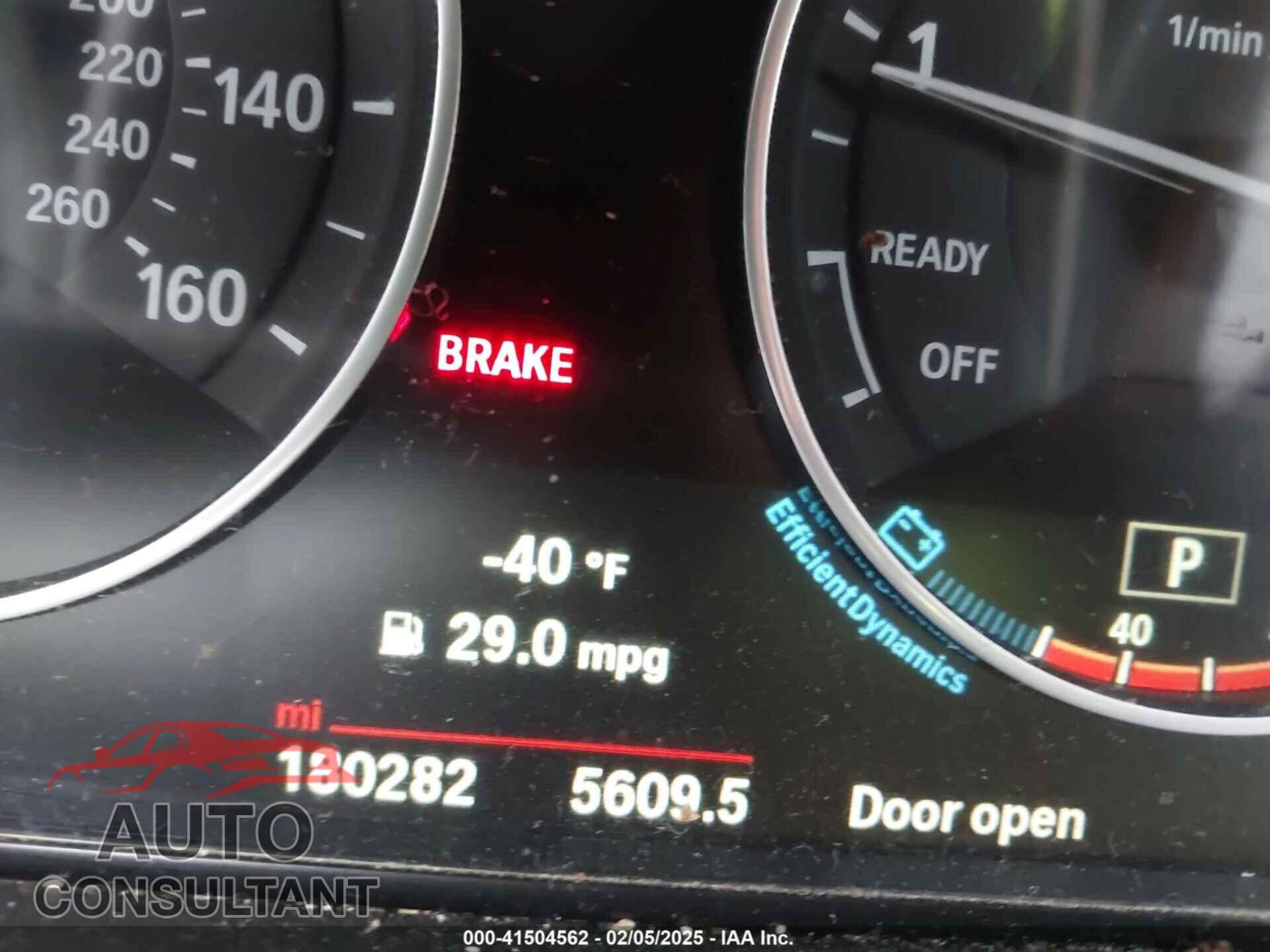 BMW 320I 2016 - WBA8E1G58GNU11779