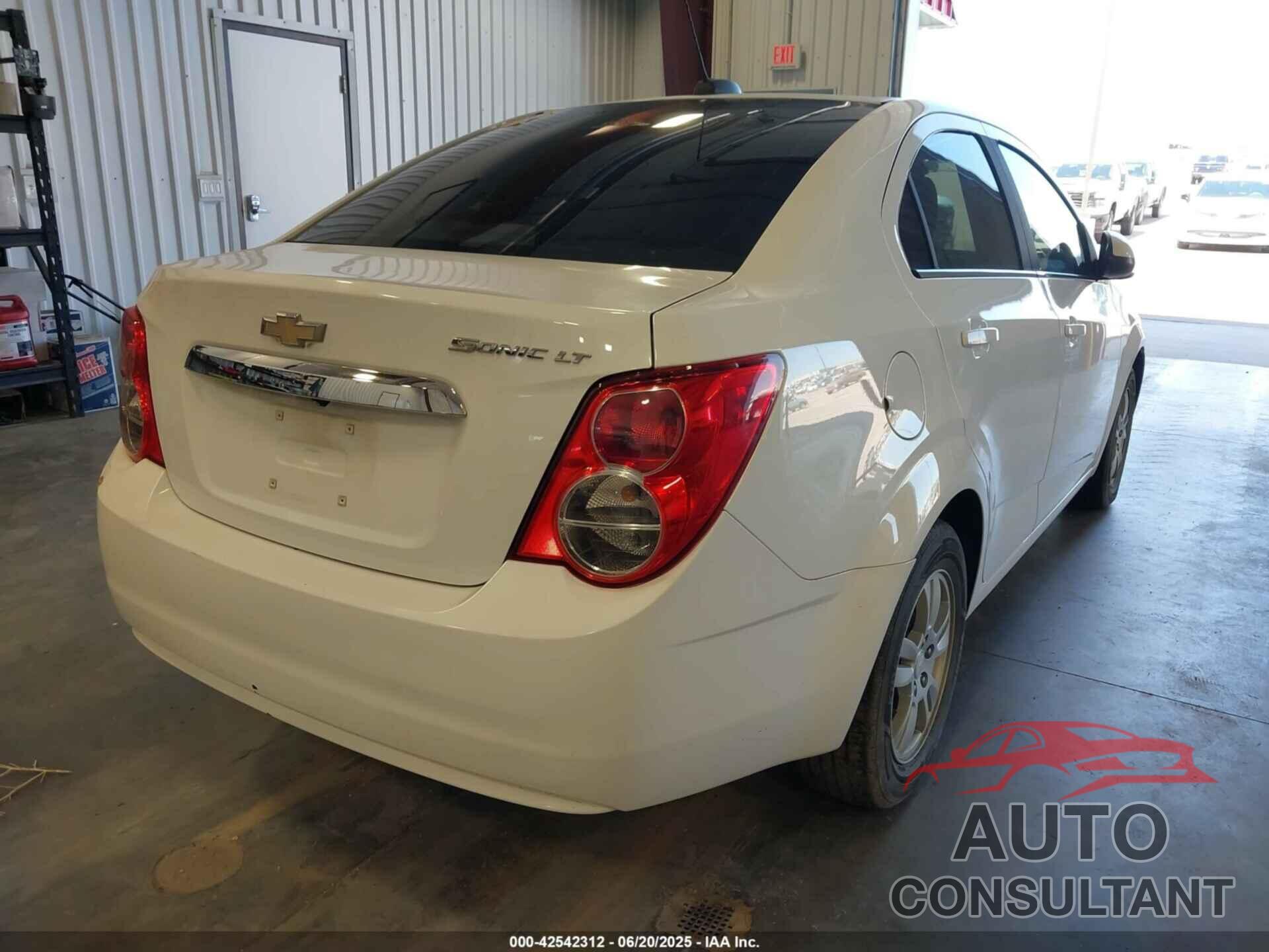 CHEVROLET SONIC 2015 - 1G1JC5SH4F4136377