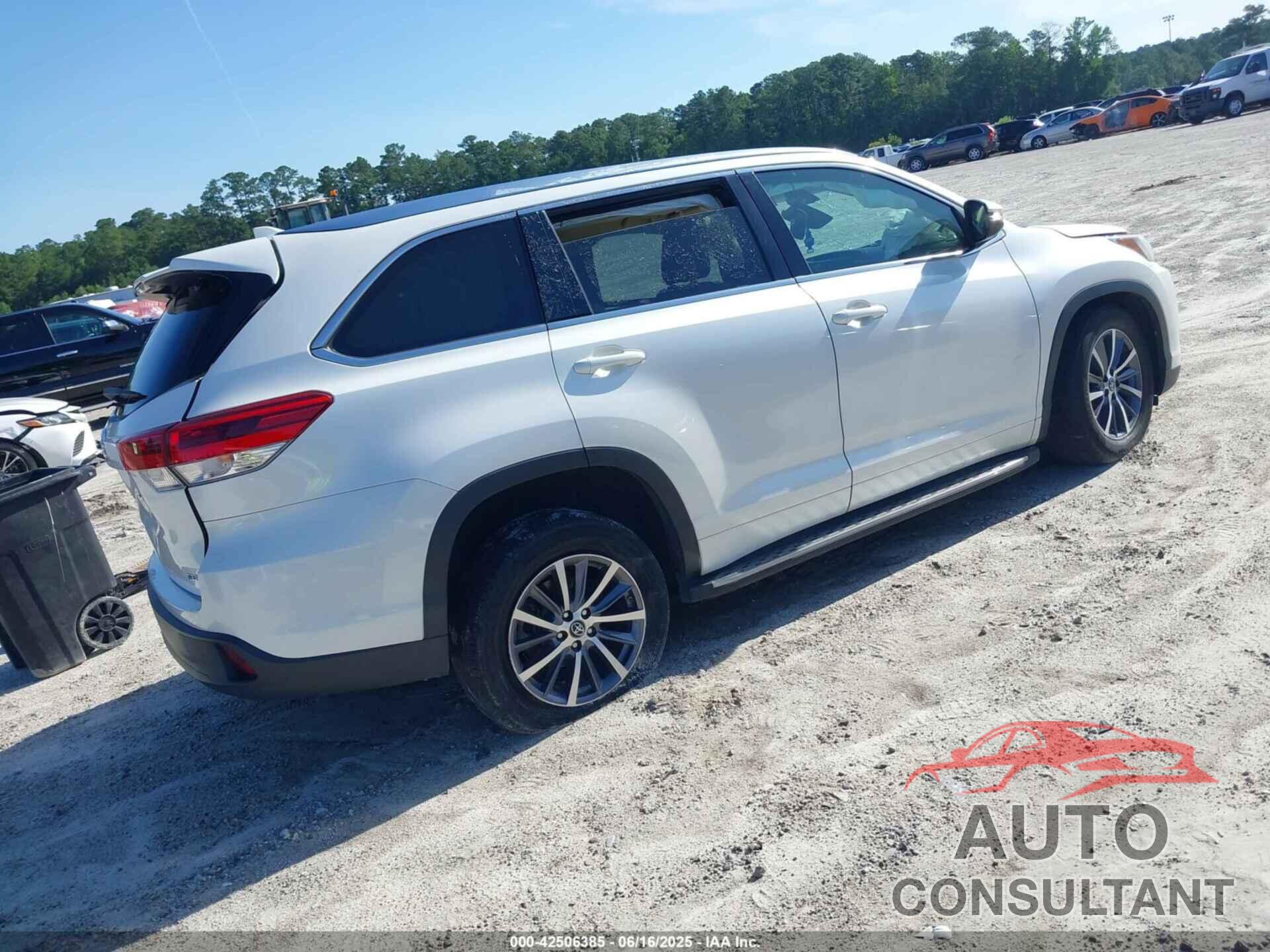 TOYOTA HIGHLANDER 2017 - 5TDKZRFH4HS525085