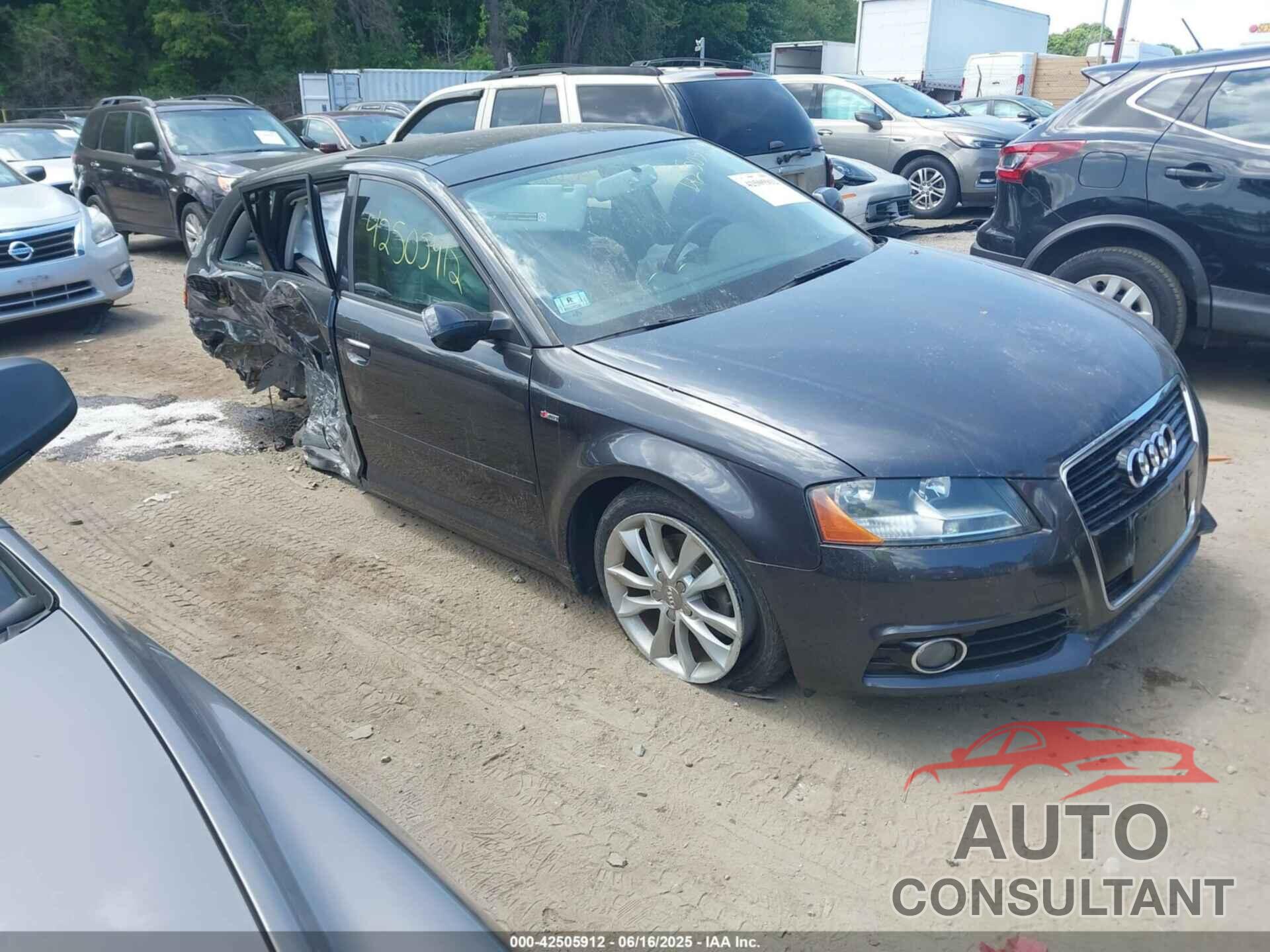 AUDI A3 2013 - WAUBJAFM2DA025615