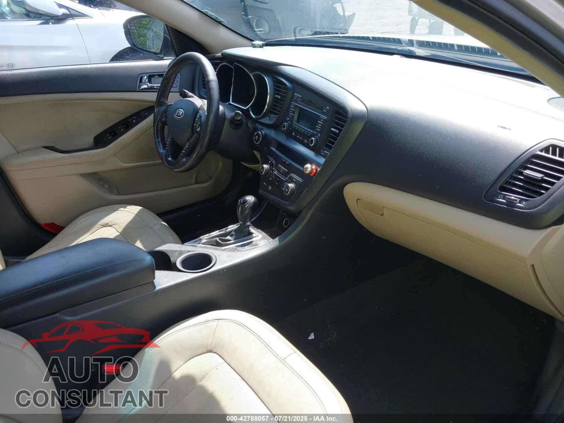 KIA OPTIMA 2011 - KNAGN4A77B5182317