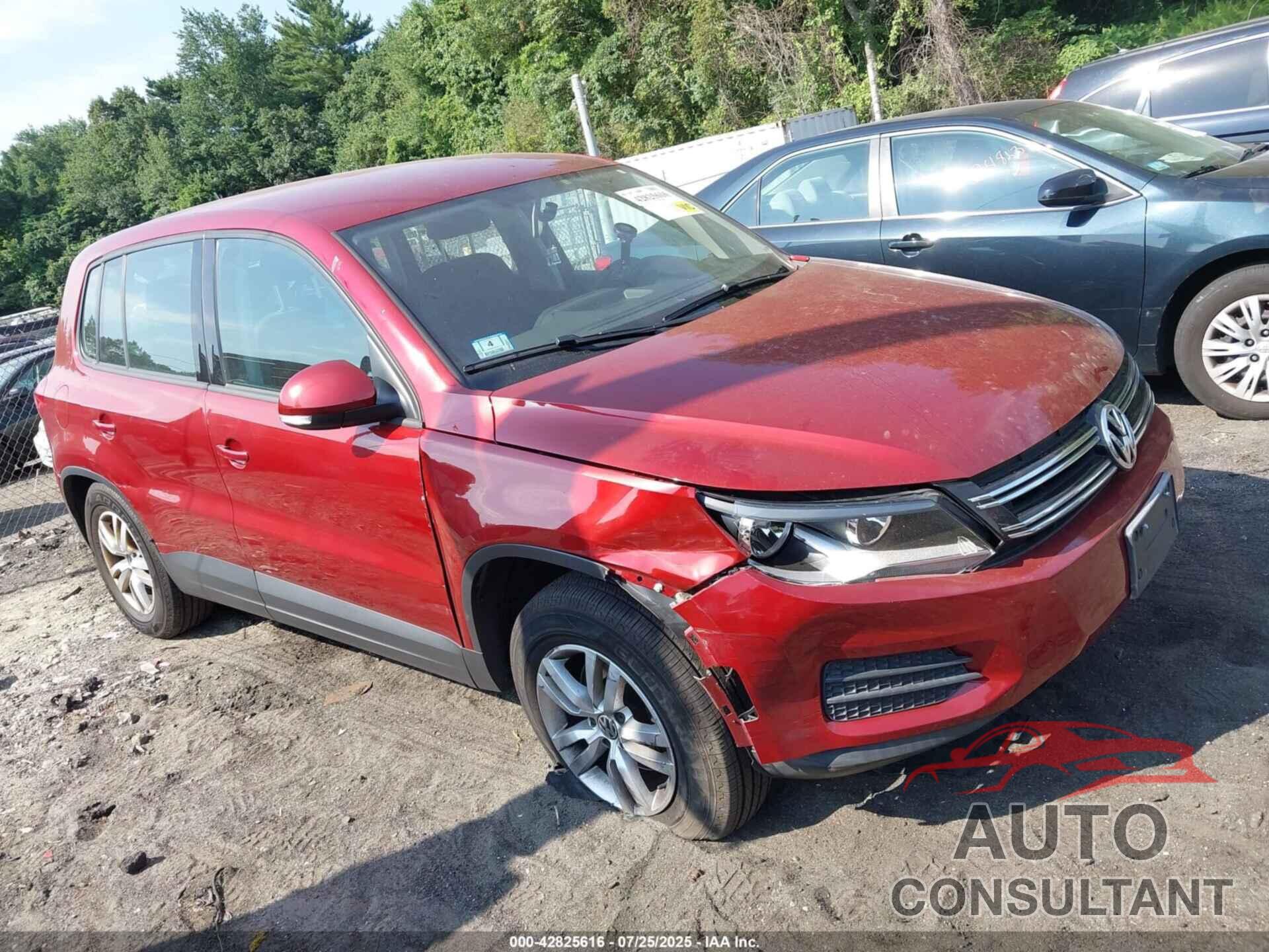 VOLKSWAGEN TIGUAN 2012 - WVGBV7AX6CW001360