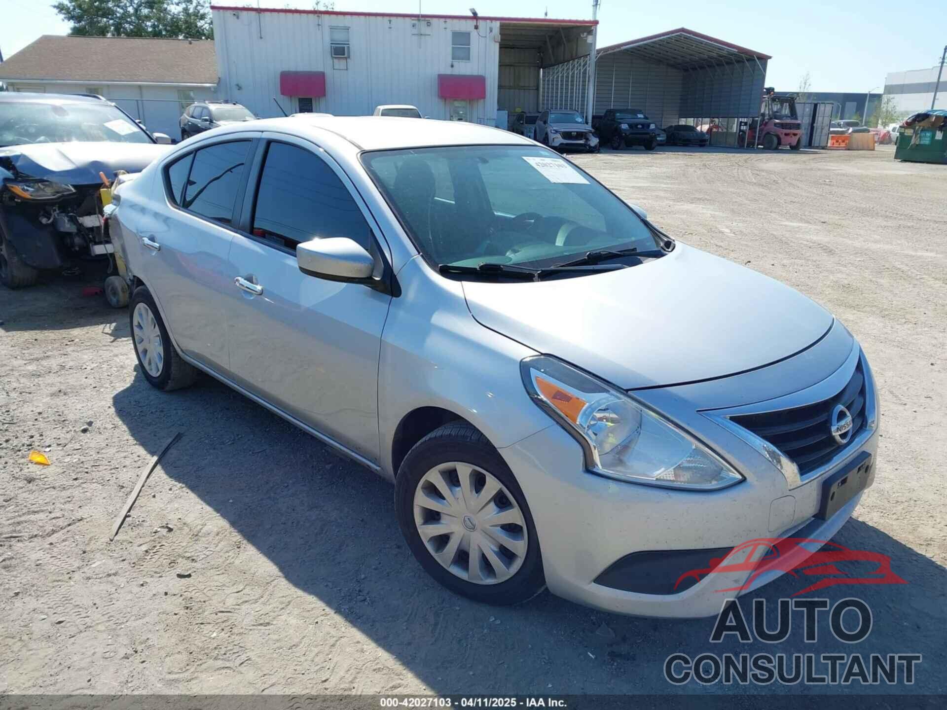 NISSAN VERSA 2018 - 3N1CN7AP6JL803390