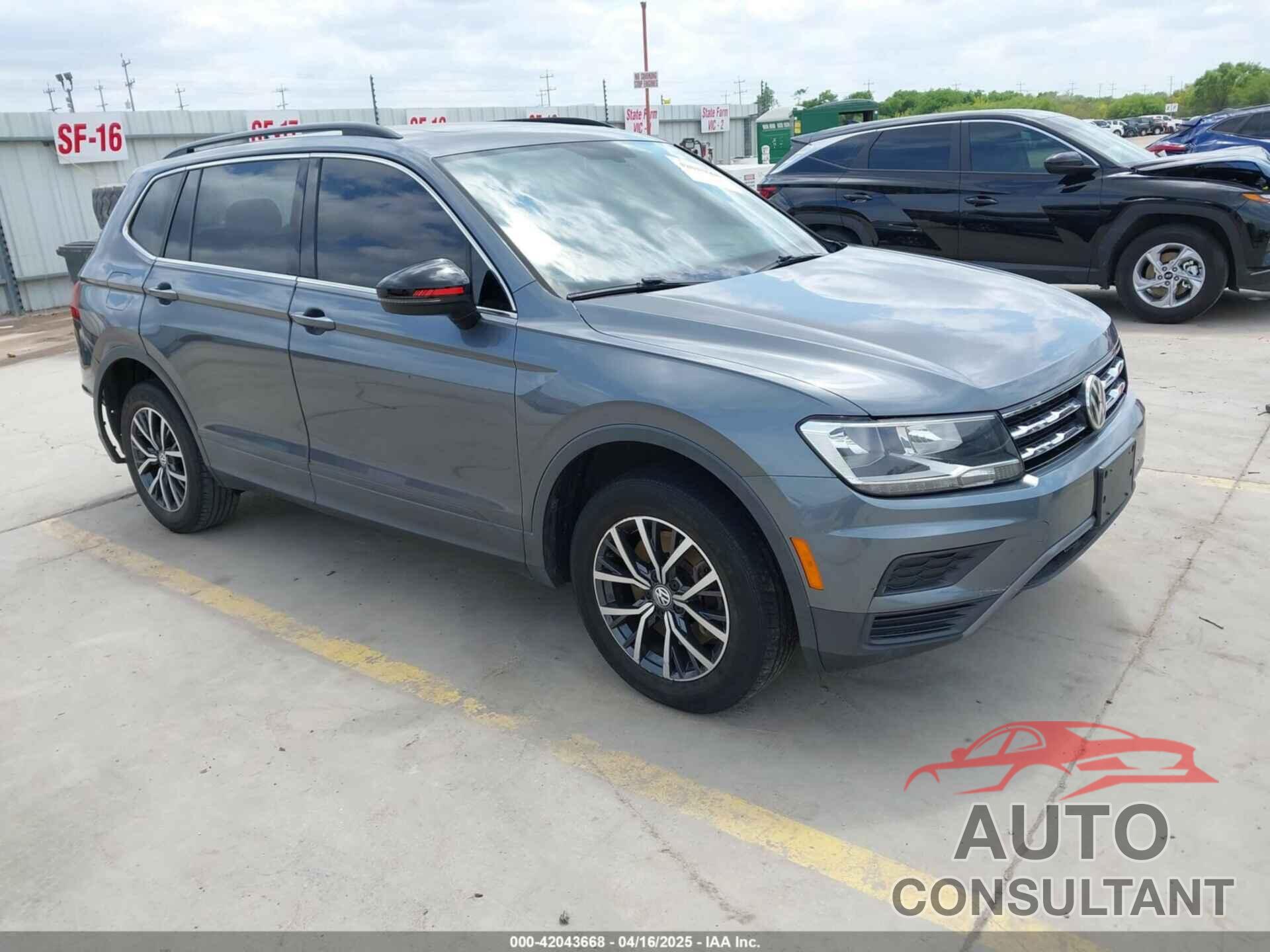 VOLKSWAGEN TIGUAN 2019 - 3VV3B7AX8KM144134