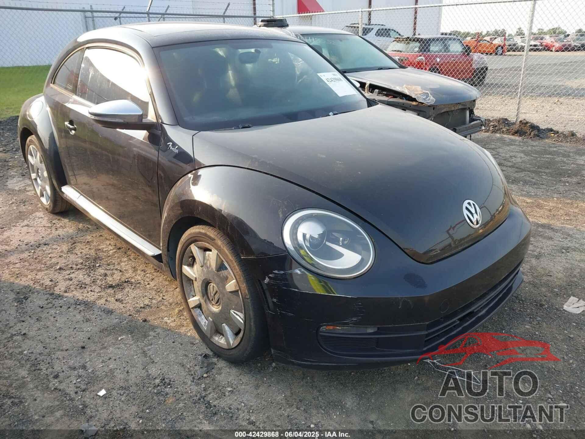 VOLKSWAGEN BEETLE 2013 - 3VWJP7AT7DM677581