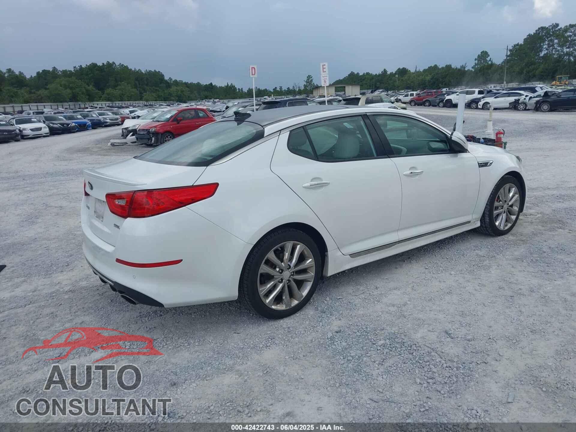 KIA OPTIMA 2014 - 5XXGR4A64EG328199