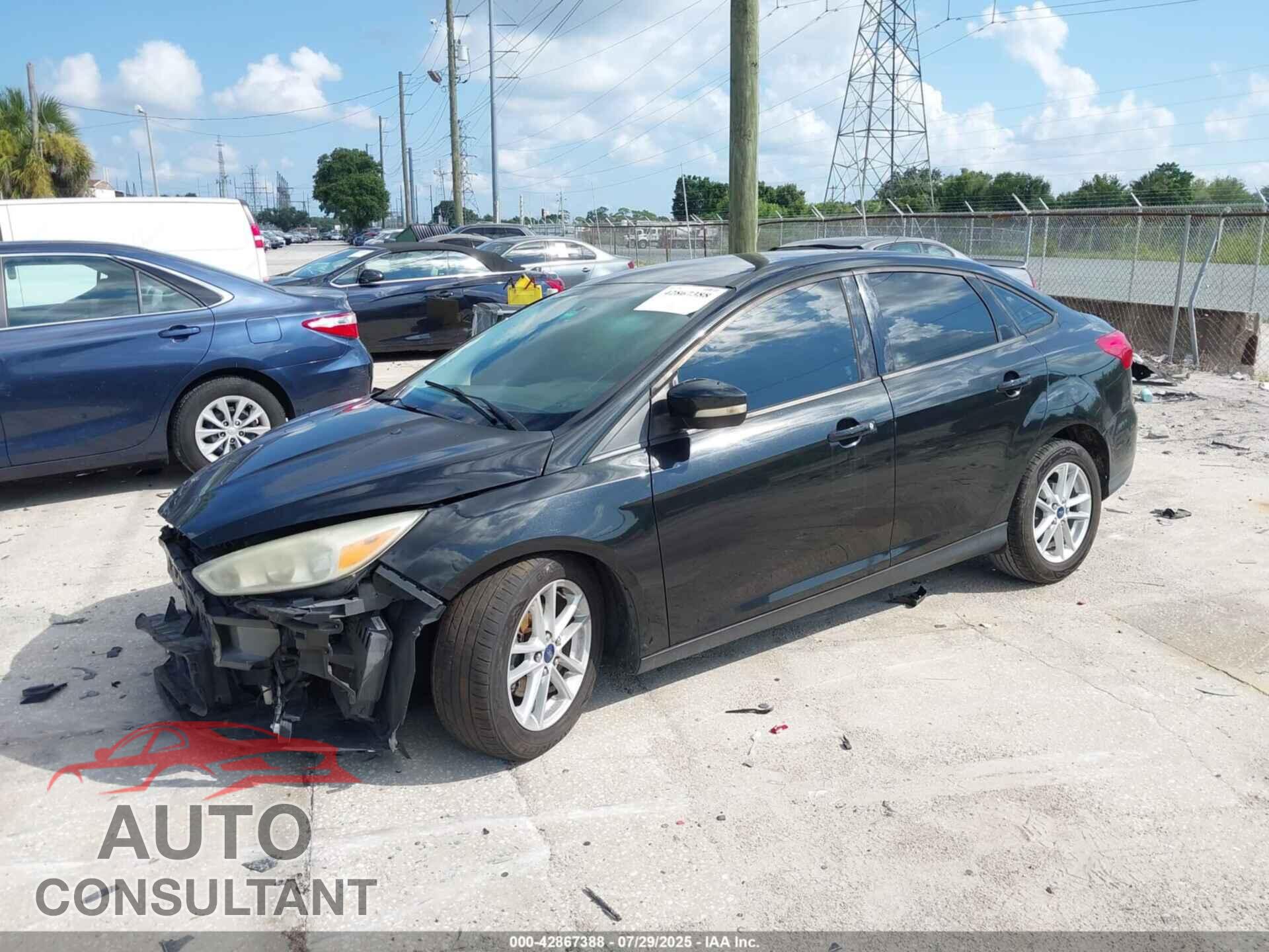 FORD FOCUS 2015 - 1FADP3F26FL329970