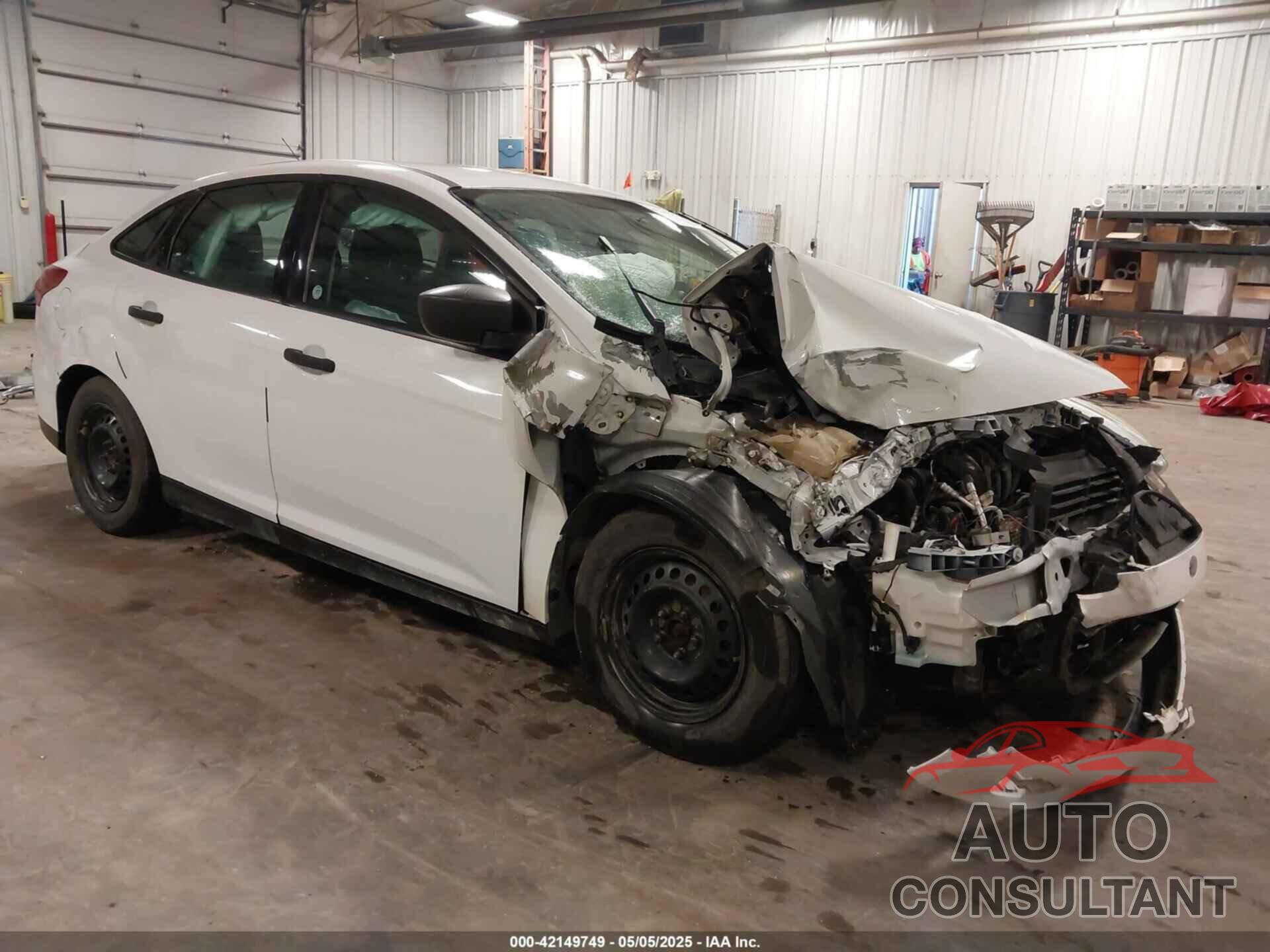 FORD FOCUS 2015 - 1FADP3E27FL318039