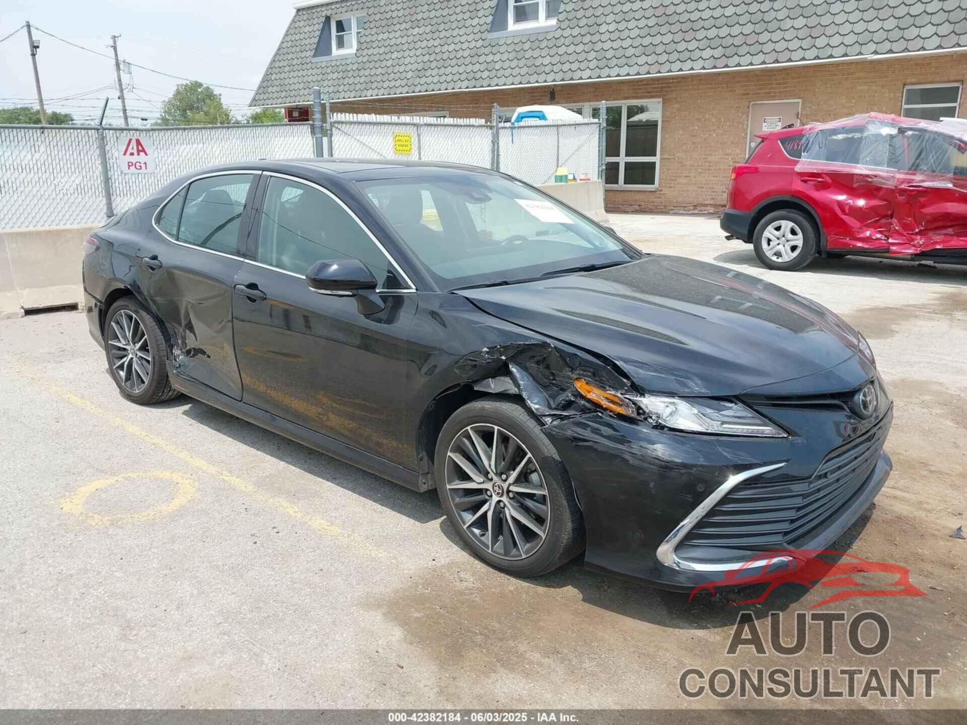TOYOTA CAMRY 2024 - 4T1F11BK0RU112469