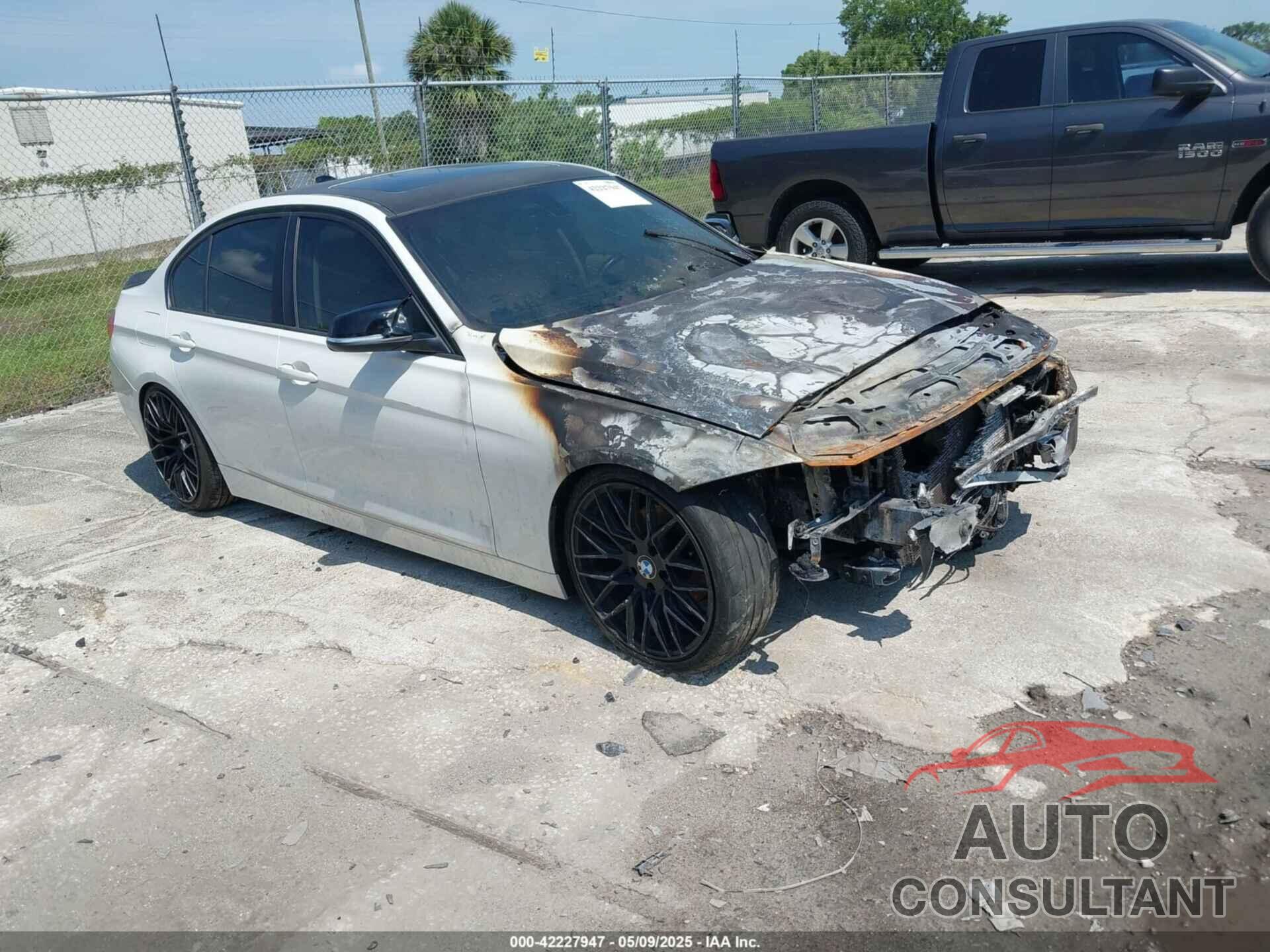 BMW 328I 2013 - WBA3C1C58DF444891