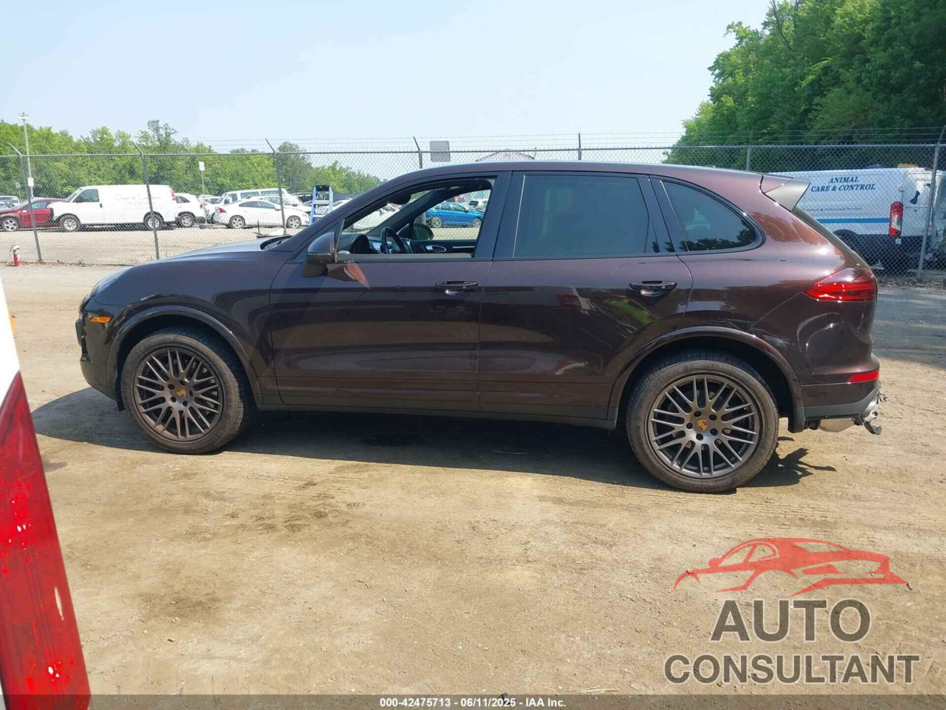 PORSCHE CAYENNE 2017 - WP1AA2A21HKA88424