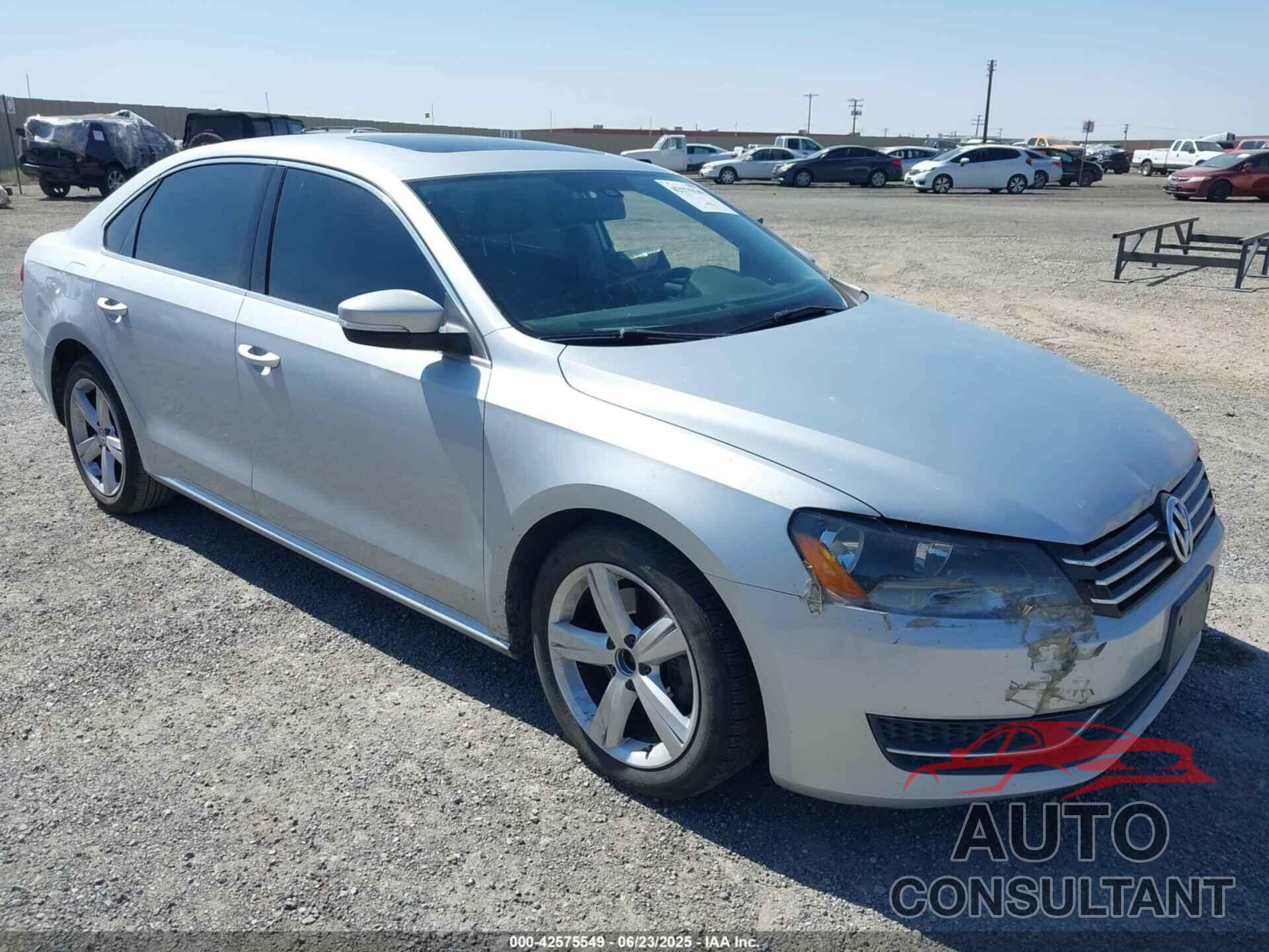 VOLKSWAGEN PASSAT 2013 - 1VWBP7A35DC025256