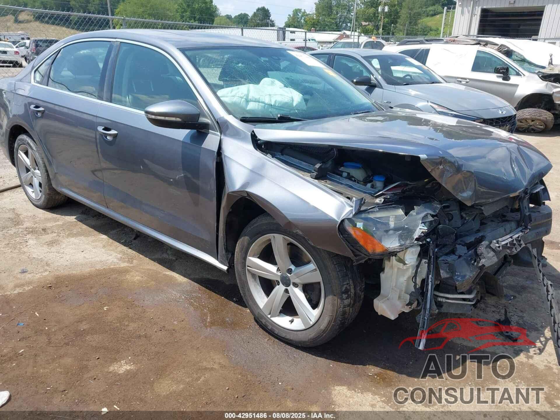 VOLKSWAGEN PASSAT 2012 - 1VWBP7A35CC011663