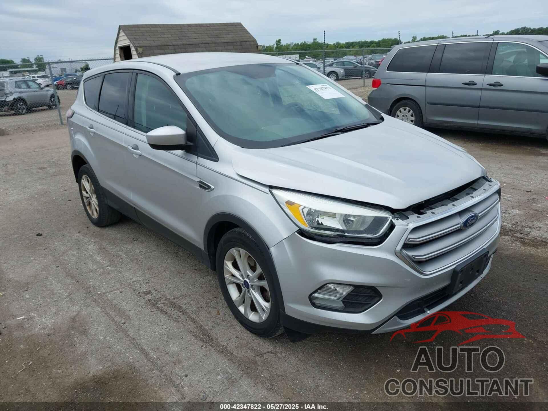 FORD ESCAPE 2017 - 1FMCU0GD5HUB40846