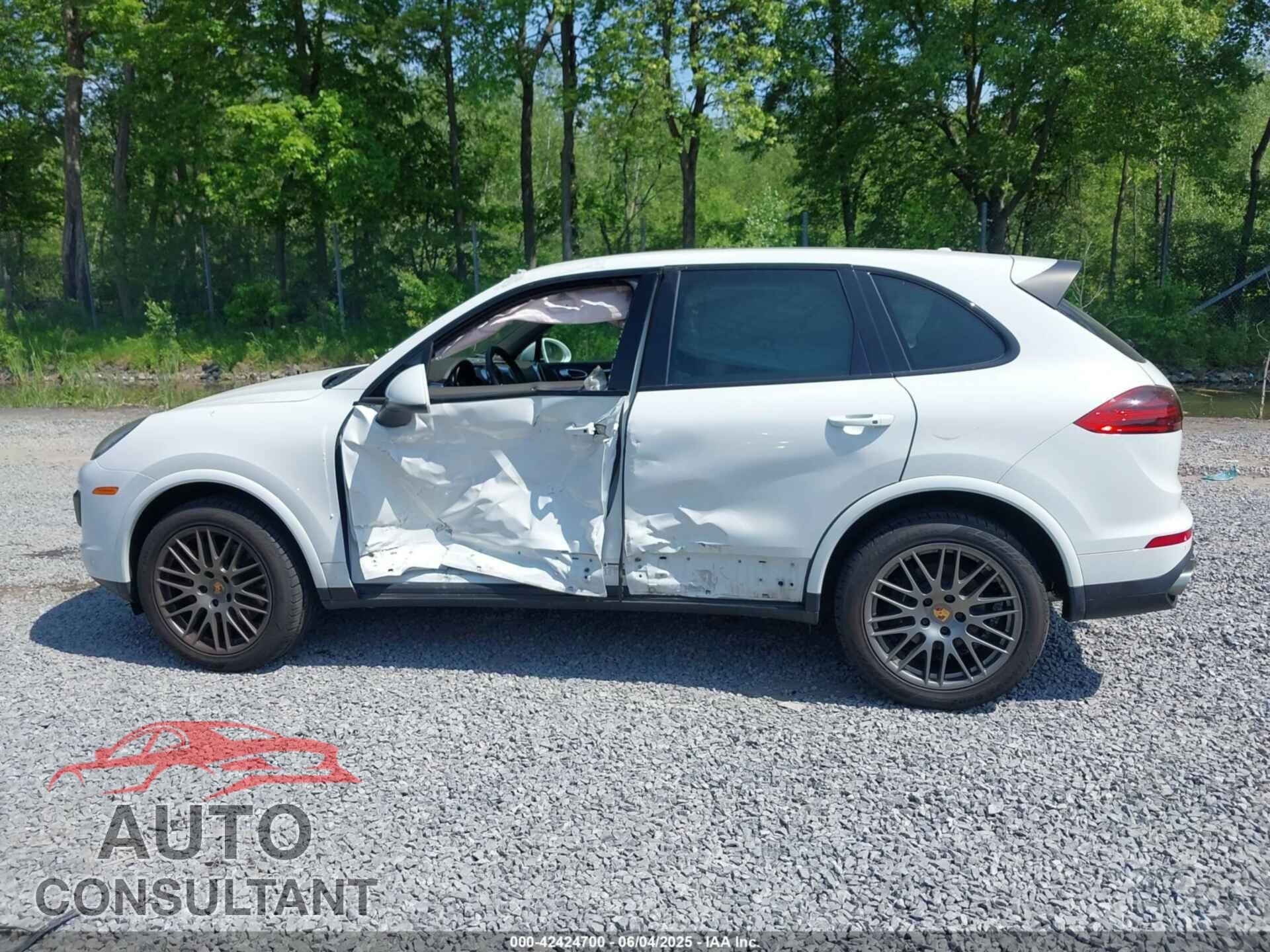 PORSCHE CAYENNE 2017 - WP1AA2A25HKA83825