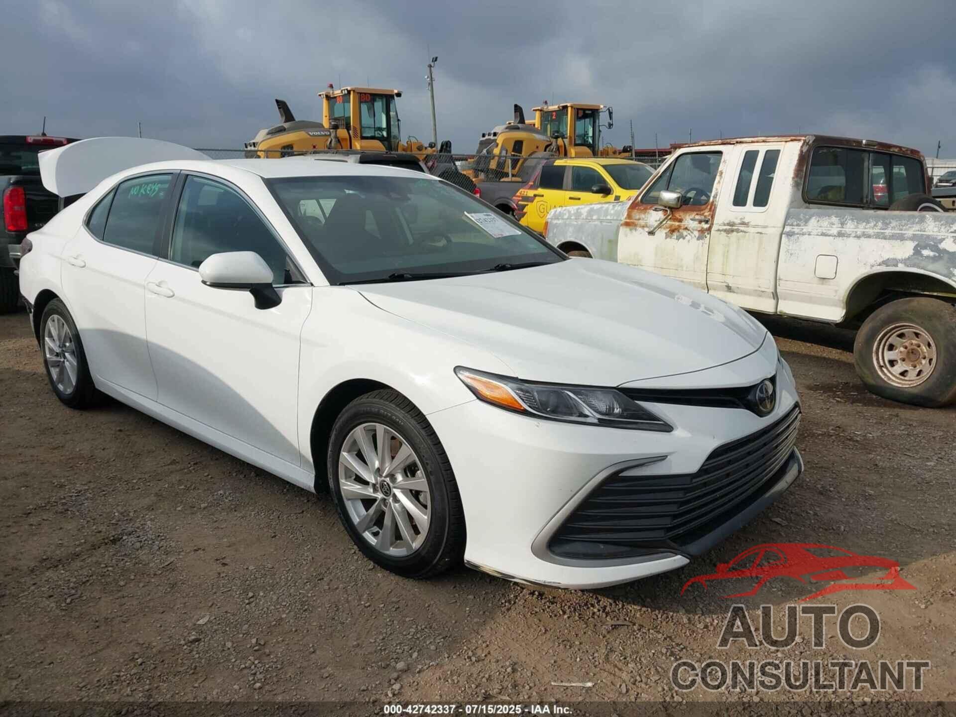 TOYOTA CAMRY 2023 - 4T1C11AK2PU149590