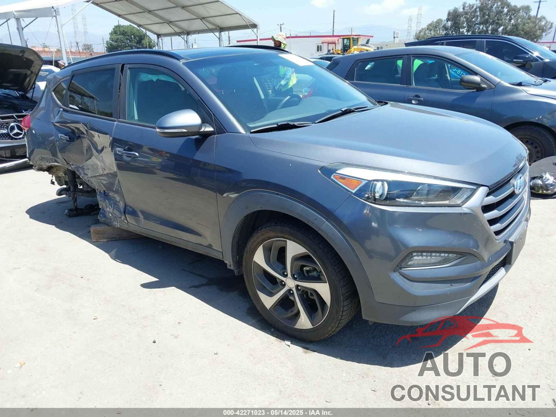 HYUNDAI TUCSON 2018 - KM8J33A20JU799412