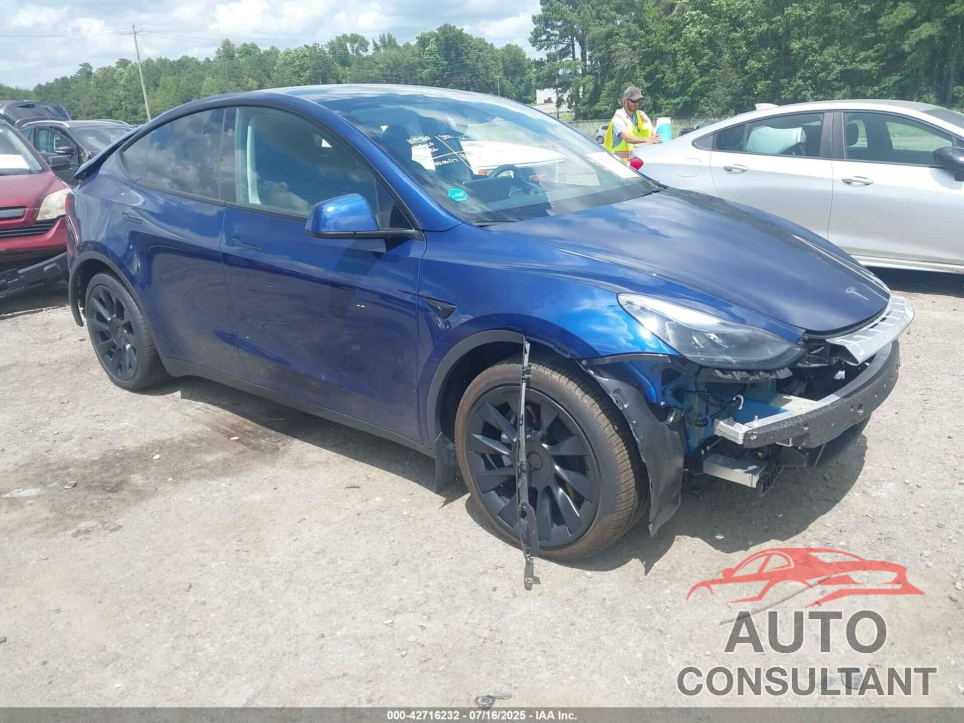 TESLA MODEL Y 2024 - 7SAYGAEE8RF109560
