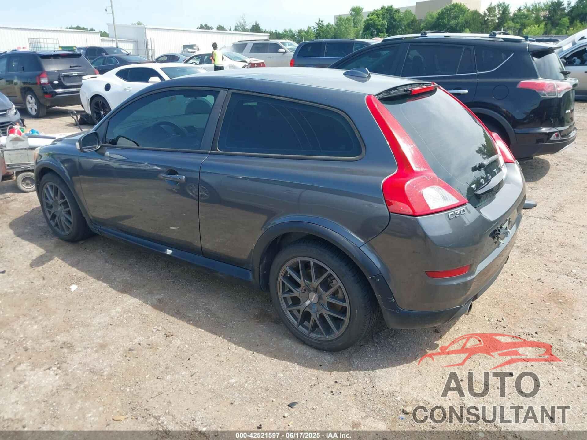 VOLVO C30 2013 - YV1672MK0D2305032