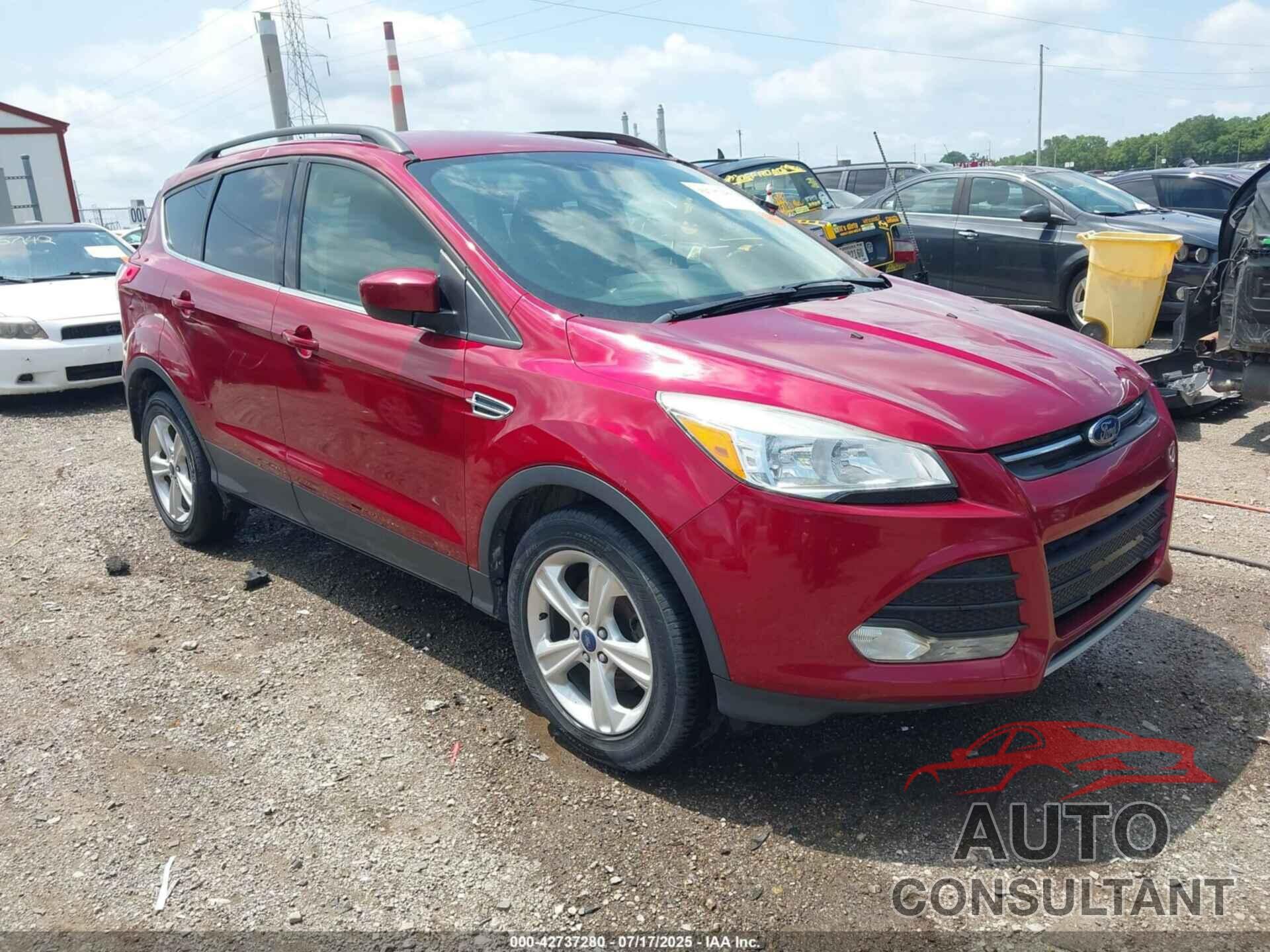 FORD ESCAPE 2015 - 1FMCU0GX2FUB66845