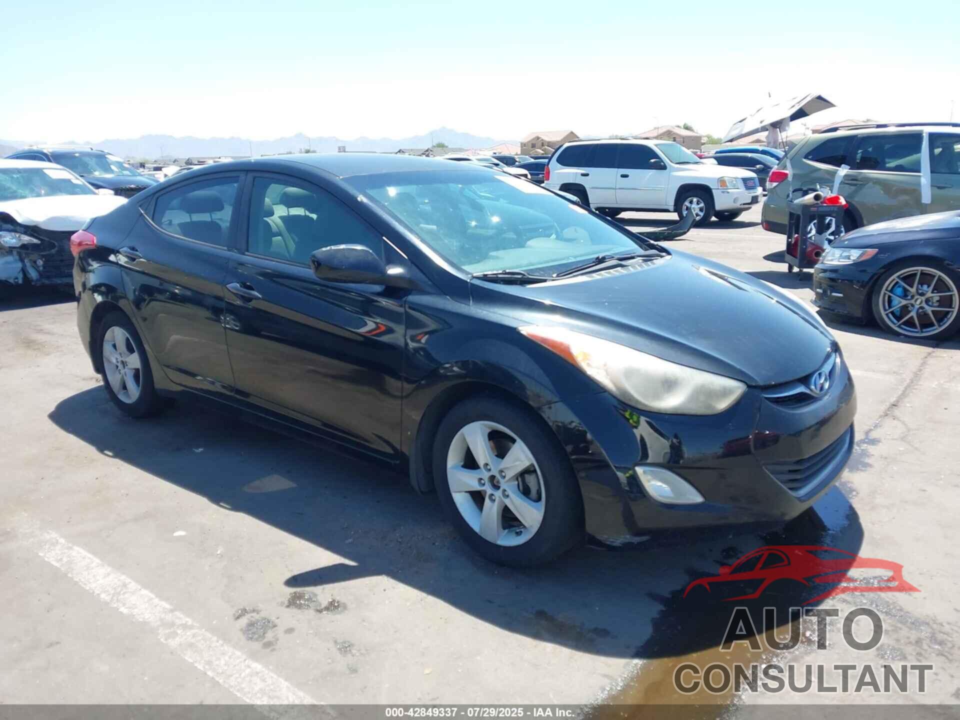 HYUNDAI ELANTRA 2013 - KMHDH4AE6DU555668