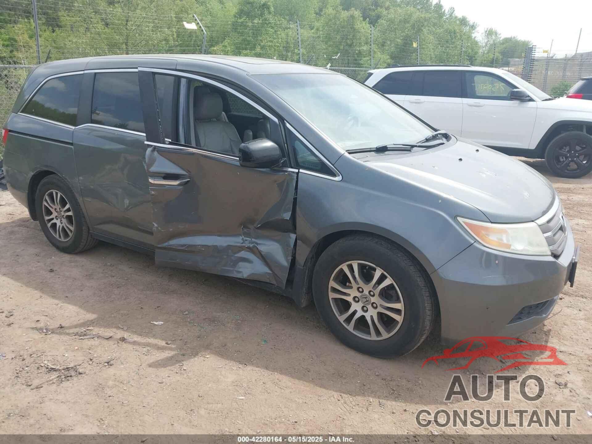 HONDA ODYSSEY 2013 - 5FNRL5H60DB023354