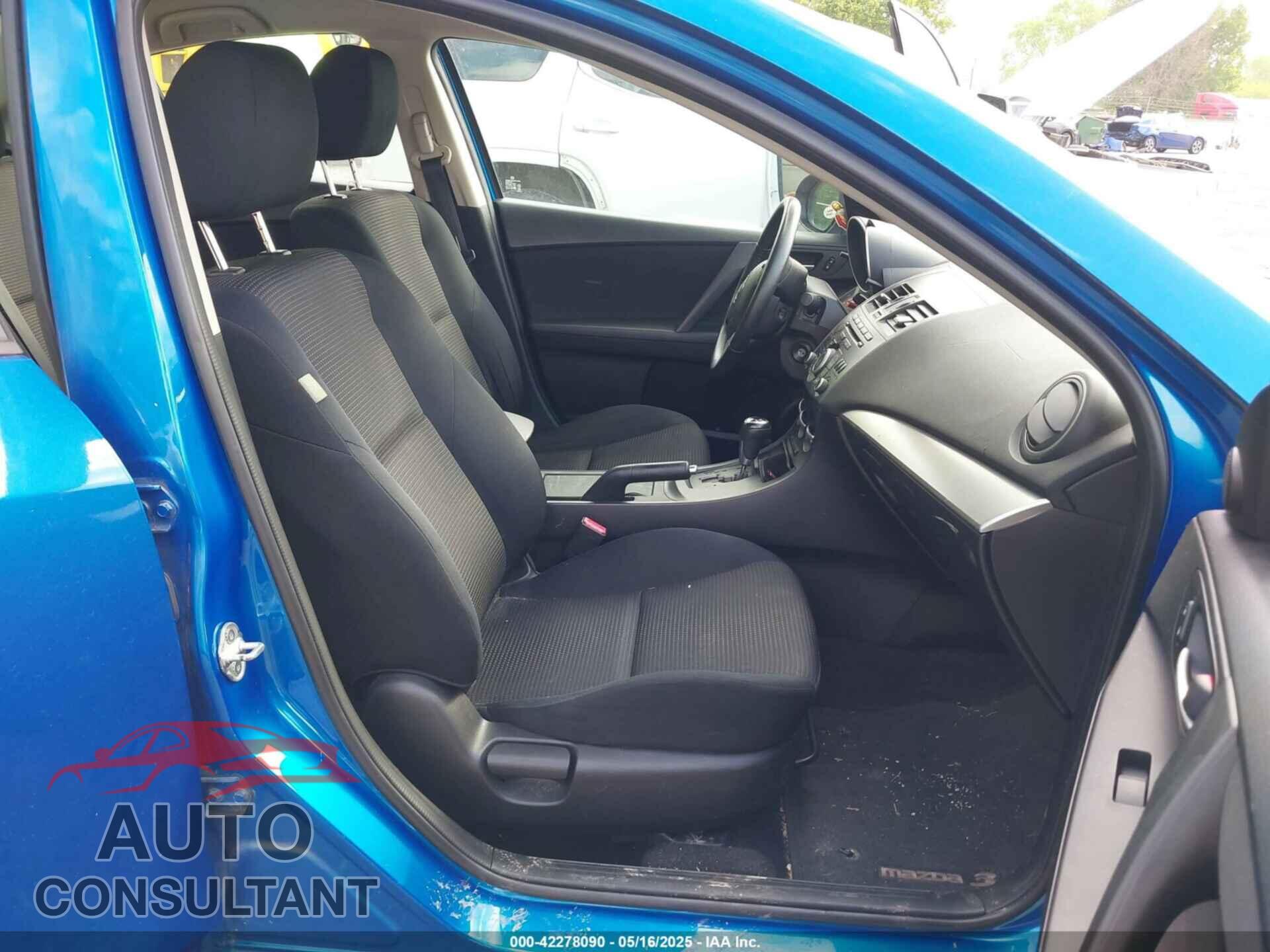 MAZDA MAZDA3 2012 - JM1BL1V8XC1524565