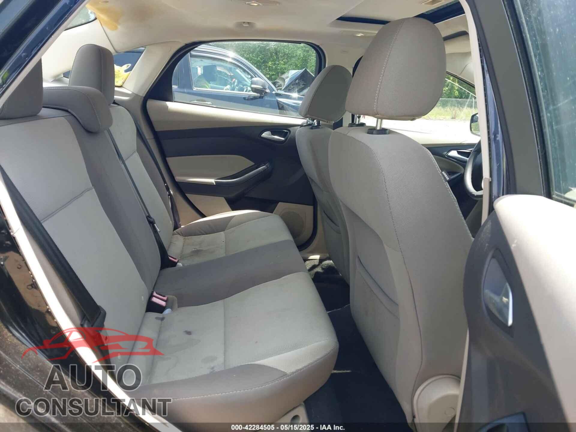 FORD FOCUS 2014 - 1FADP3F27EL297934