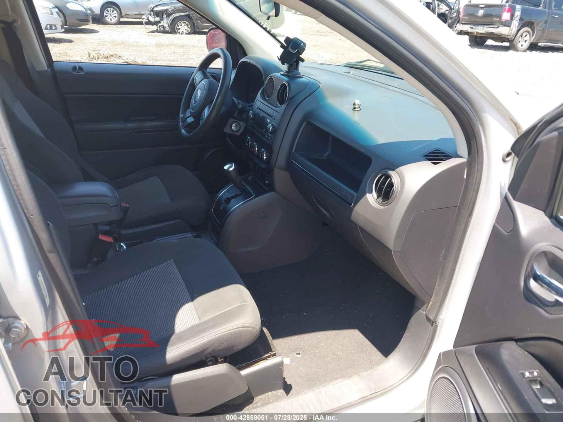 JEEP COMPASS 2011 - 1J4NF1FB2BD218224
