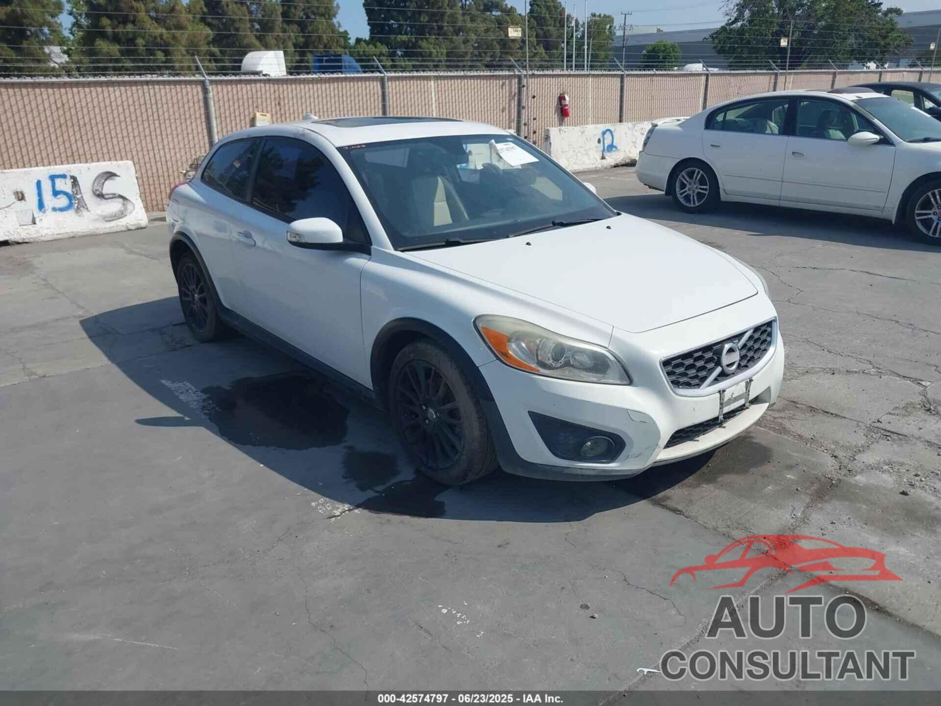 VOLVO C30 2011 - YV1672MK7B2233341