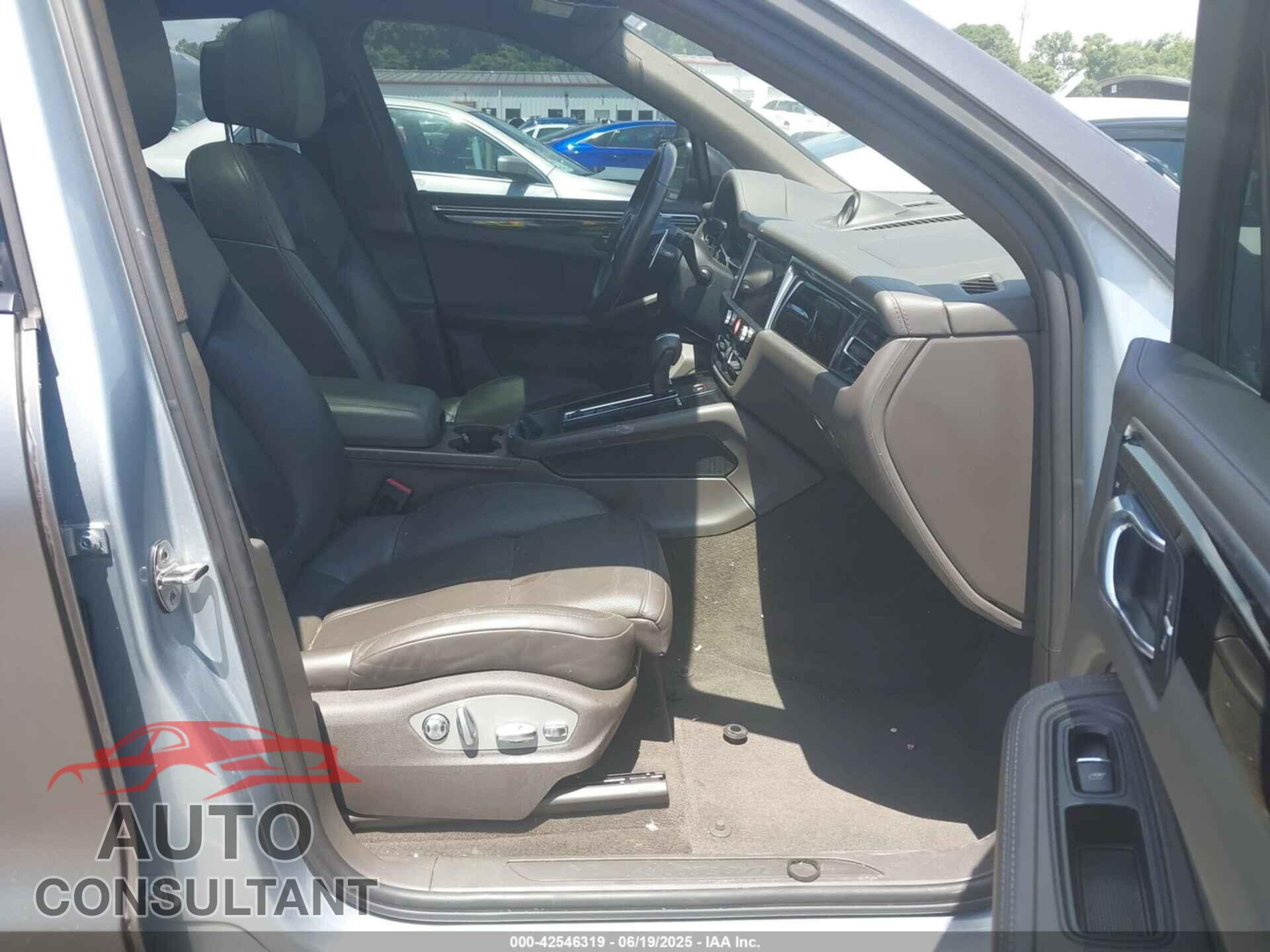 PORSCHE MACAN 2022 - WP1AA2A56NLB01975