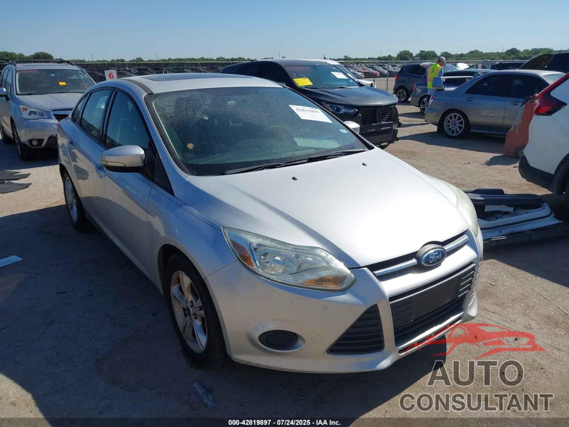 FORD FOCUS 2014 - 1FADP3F29EL428569