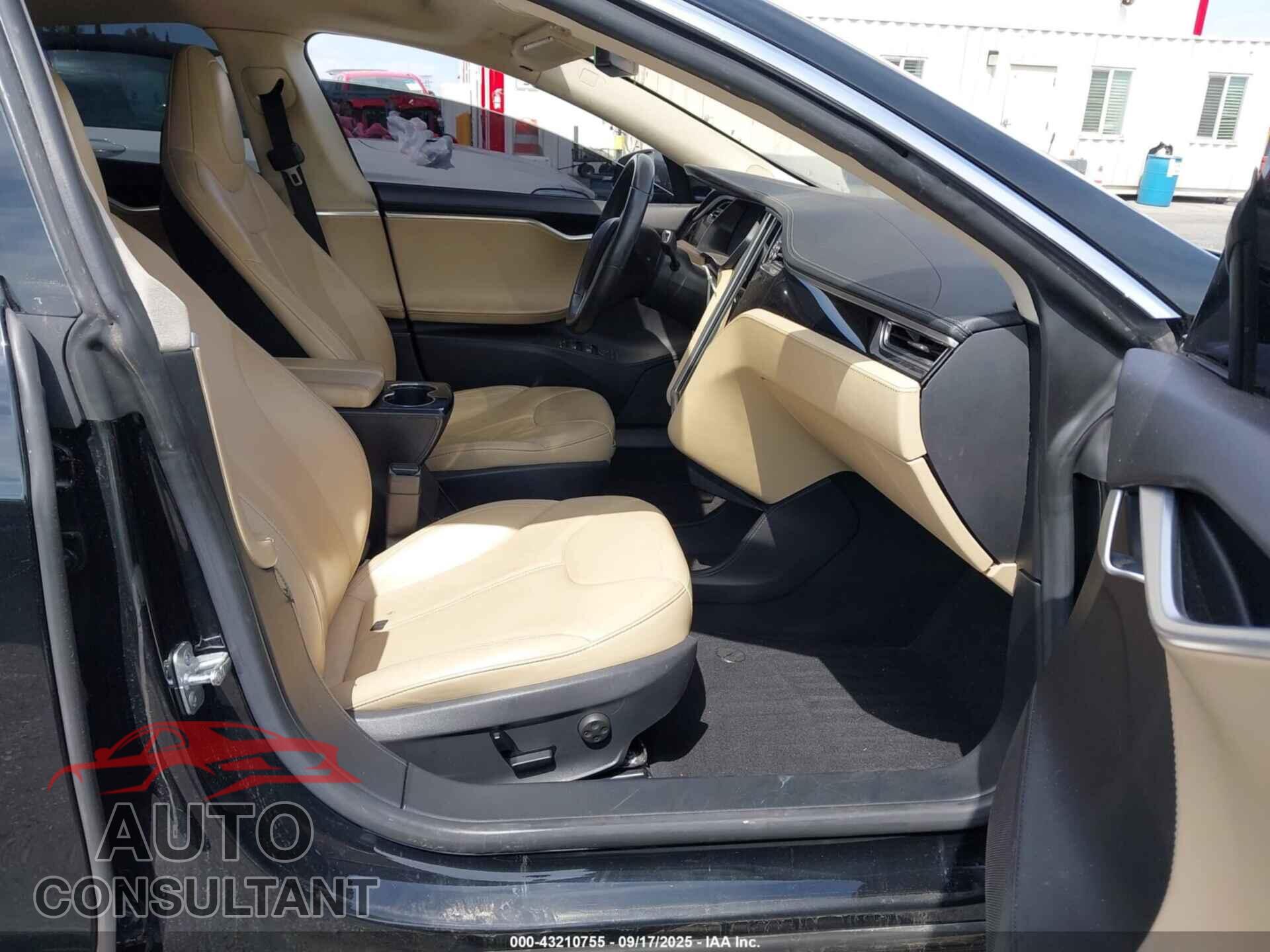 TESLA MODEL S 2013 - 5YJSA1CN2DFP07286