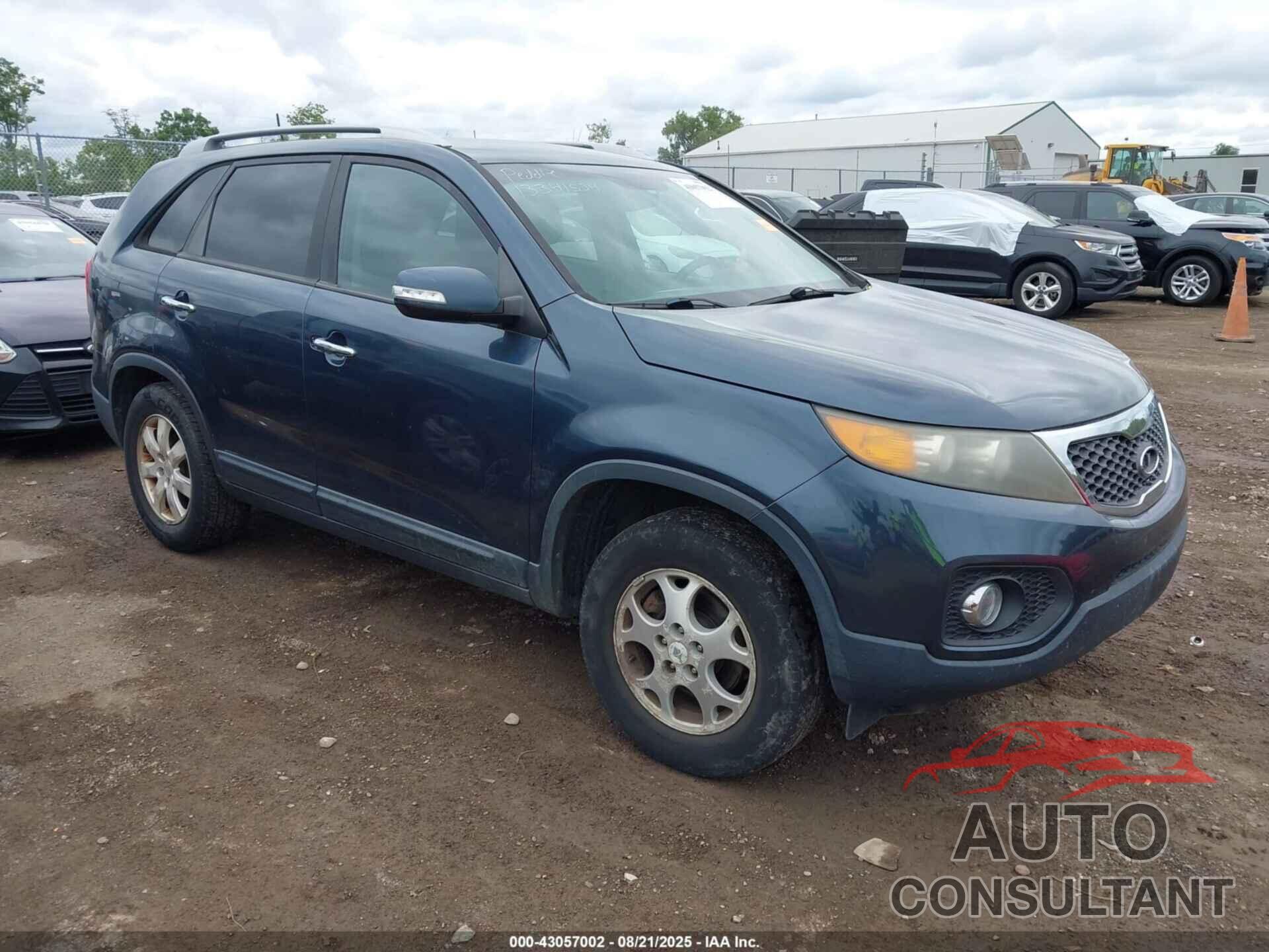 KIA SORENTO 2011 - 5XYKT4A14BG155937