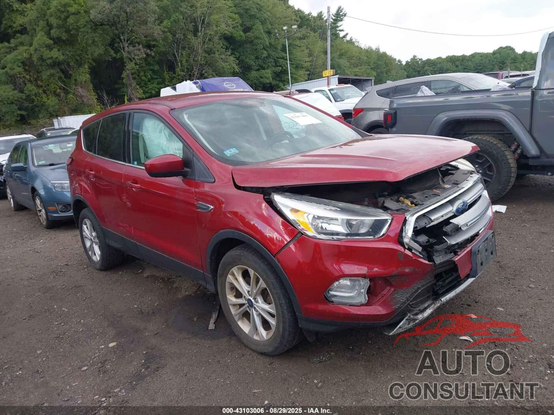 FORD ESCAPE 2017 - 1FMCU9GD0HUE61519