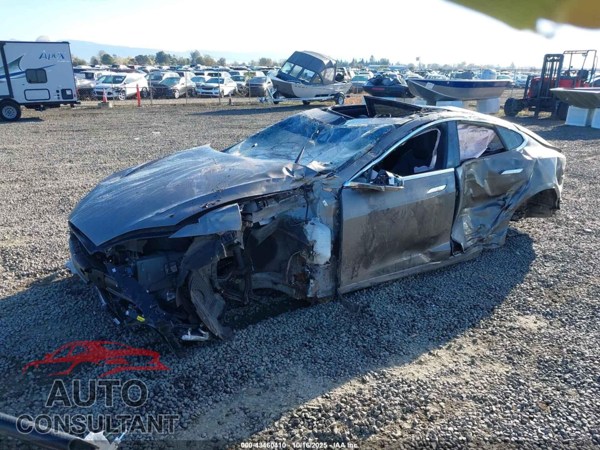 TESLA MODEL S 2015 - 5YJSA1E25FF112793