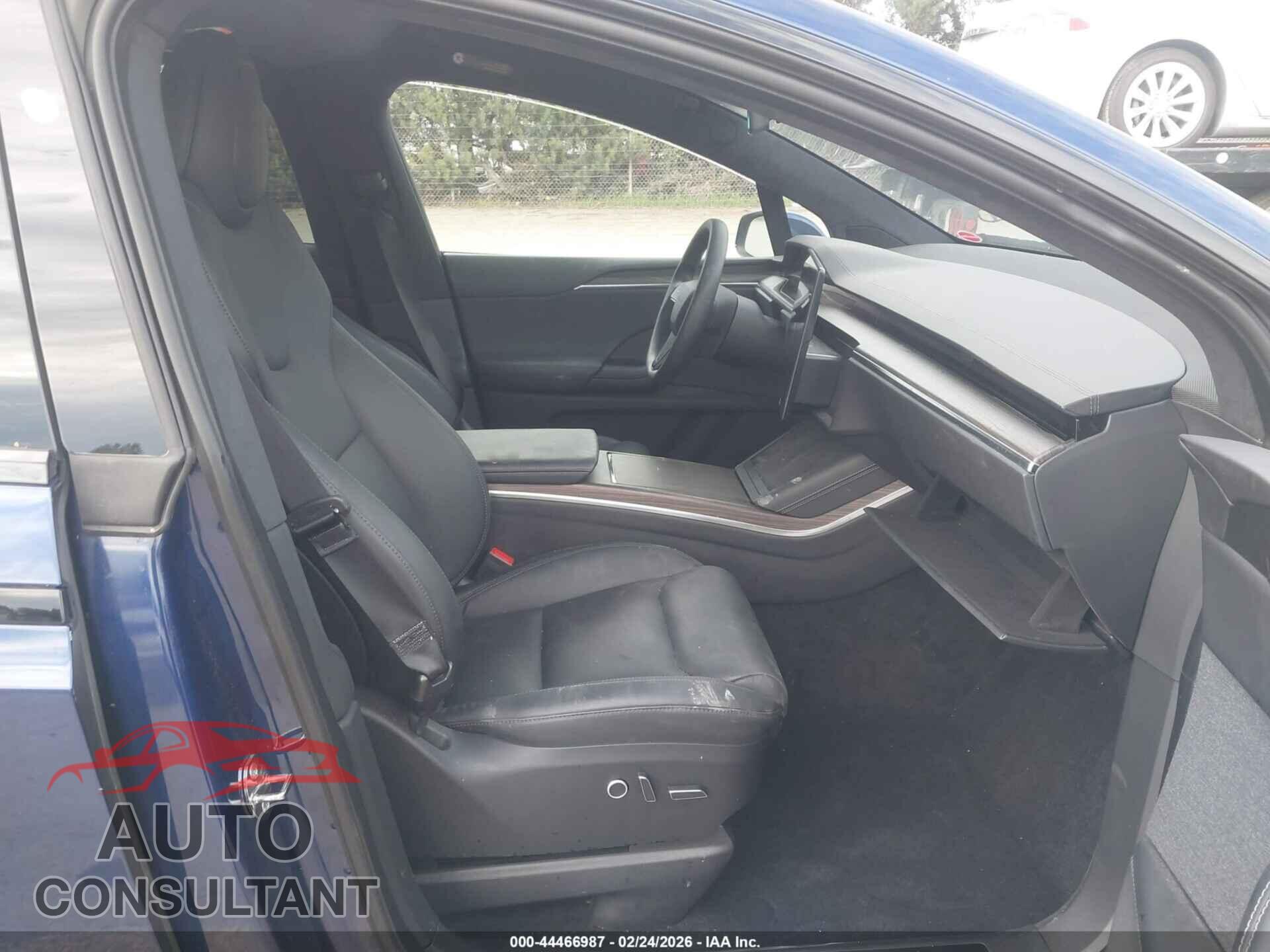 TESLA MODEL X 2023 - 7SAXCAE5XPF377952