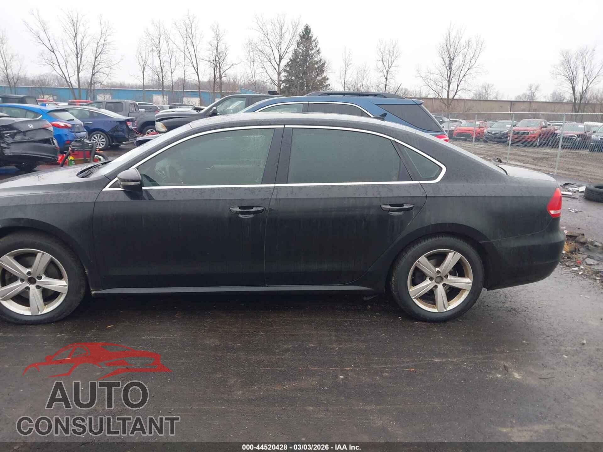 VOLKSWAGEN PASSAT 2012 - 1VWBP7A35CC009766