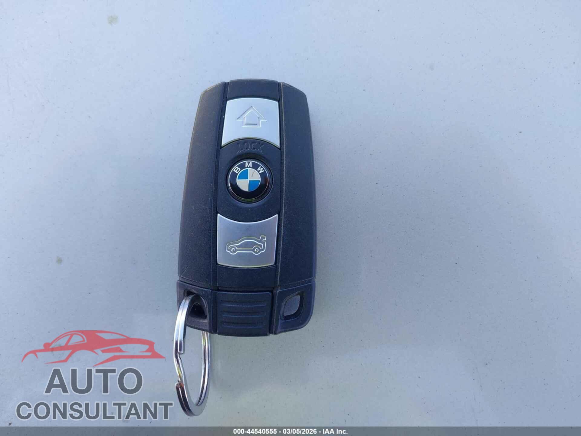 BMW 328I 2011 - WBAPH5G50BNM77715
