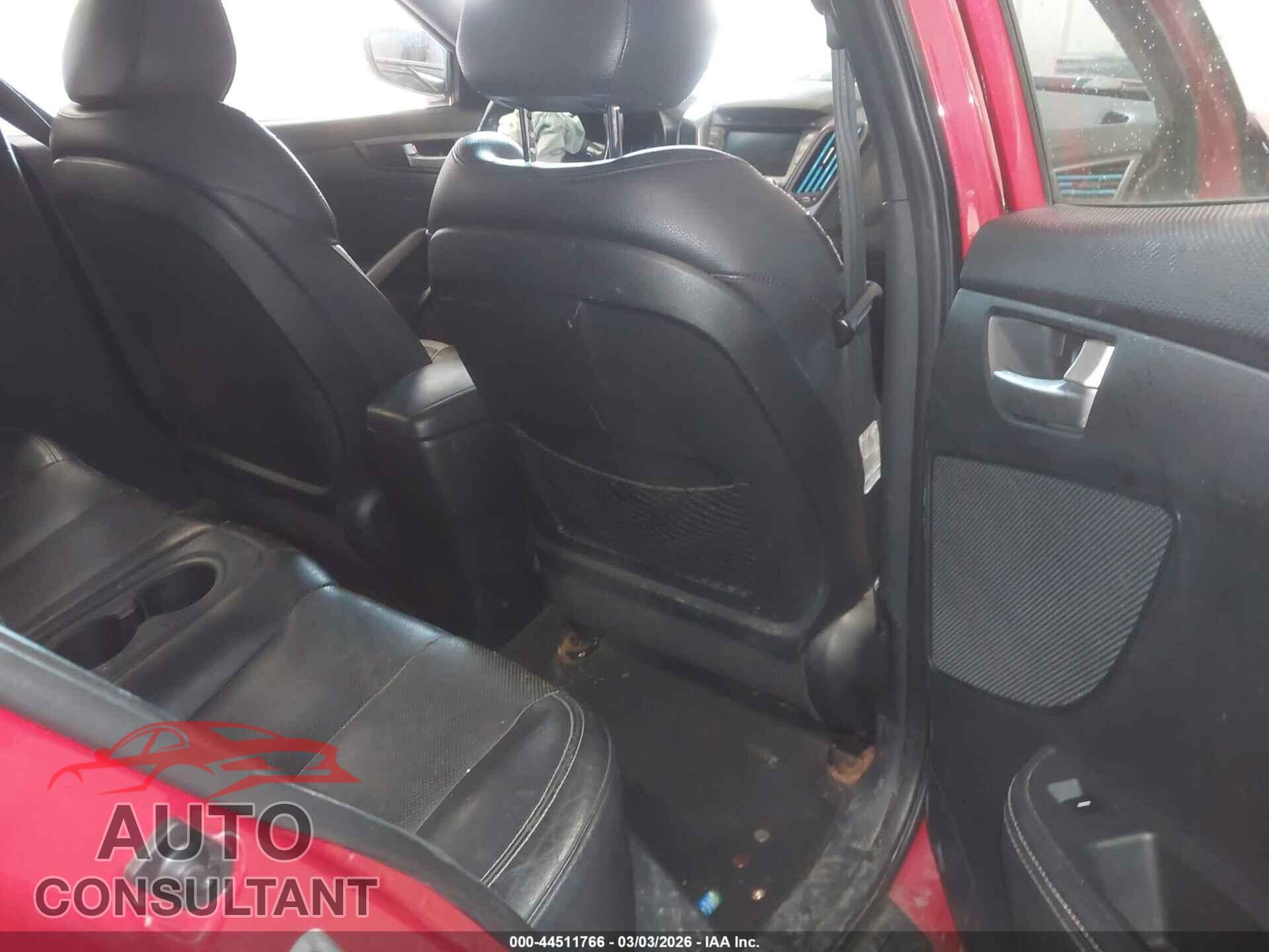 HYUNDAI VELOSTER 2013 - KMHTC6AE1DU115332
