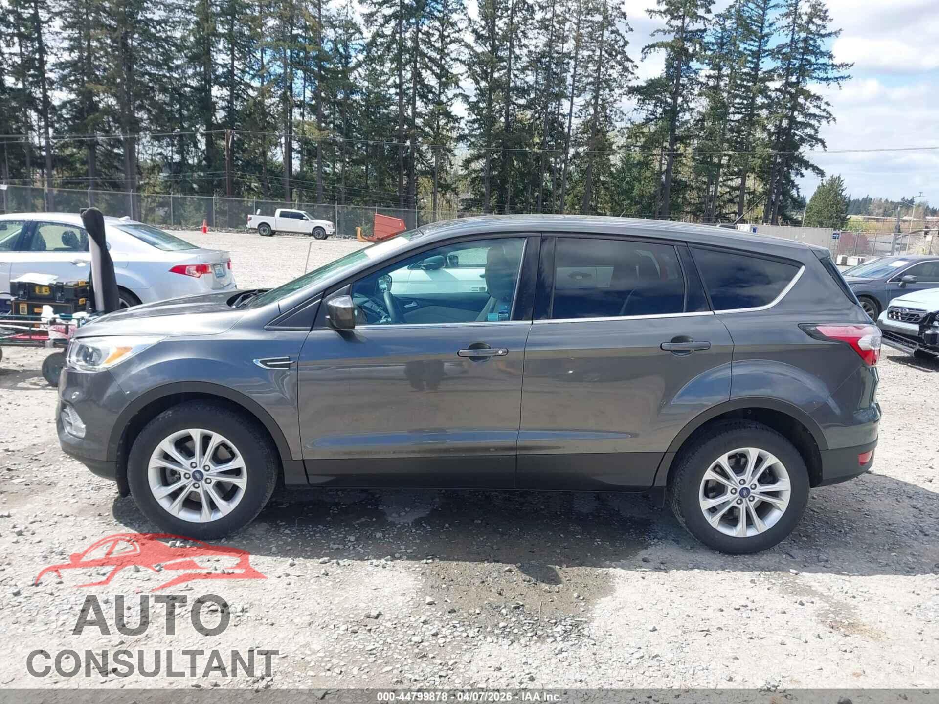 FORD ESCAPE 2017 - 1FMCU9GD6HUB03230