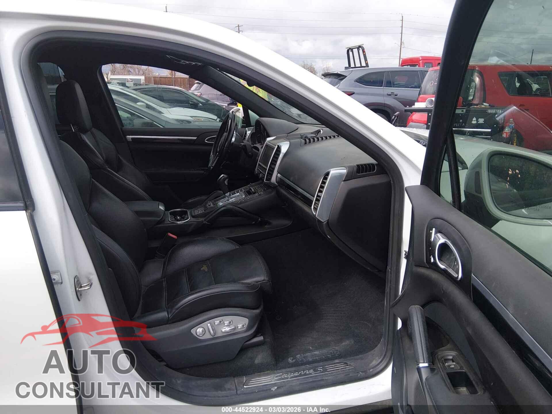PORSCHE CAYENNE 2016 - WP1AB2A28GLA96350