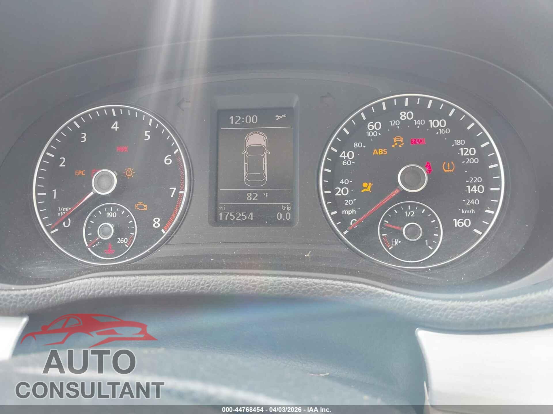 VOLKSWAGEN PASSAT 2013 - 1VWBP7A36DC060632